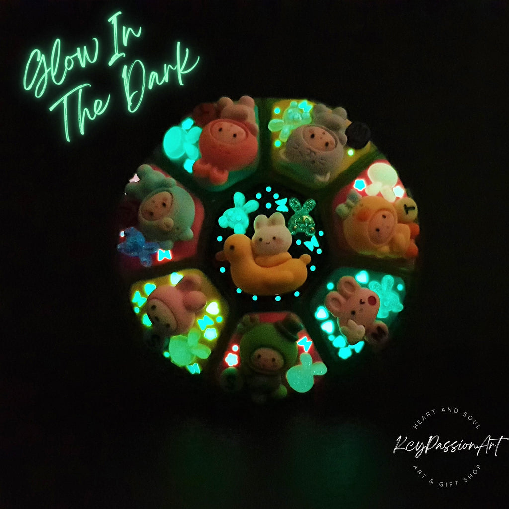 Glowy & Kawaii Round 8 Compartments Pill Box