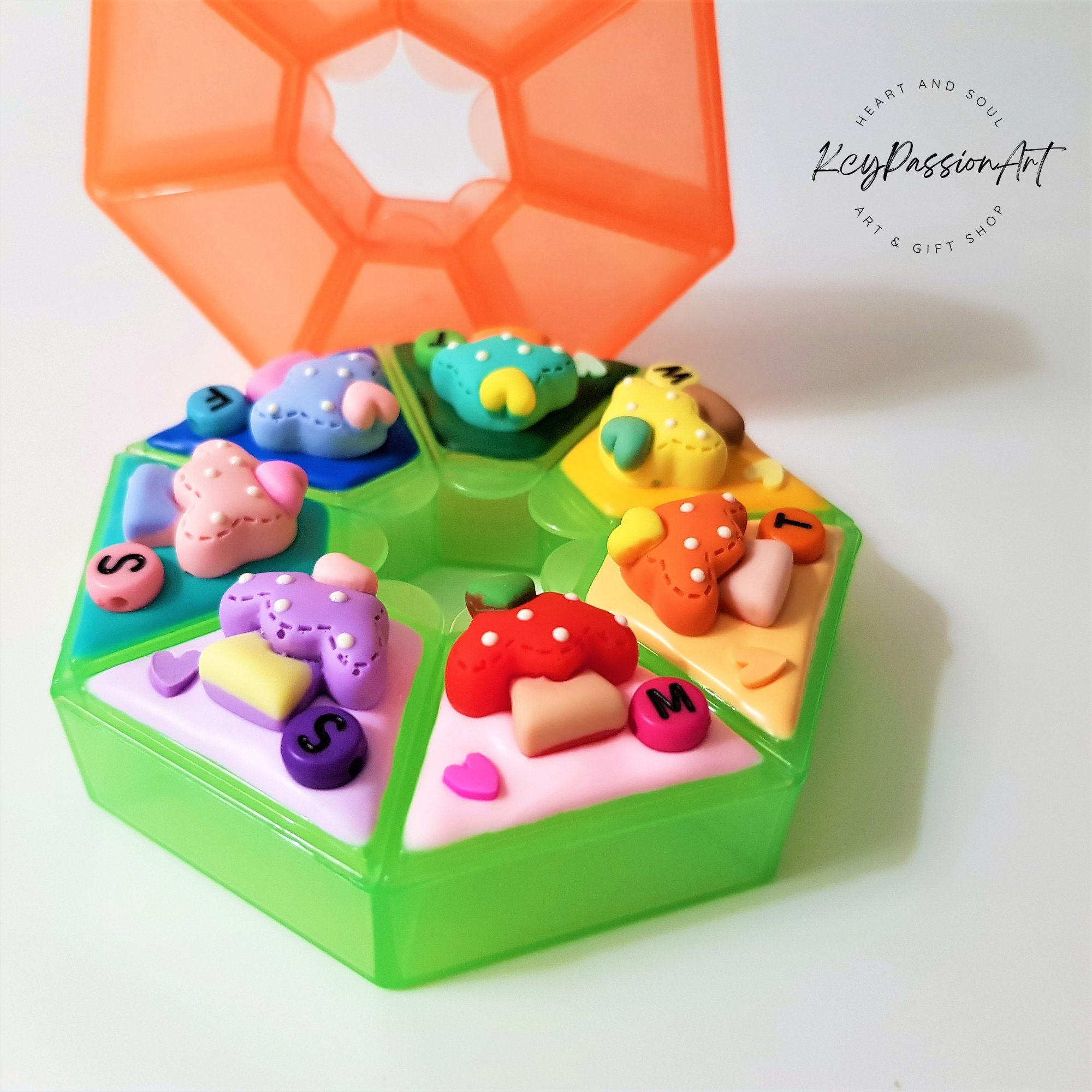 Mush Stitchy Room - Heptagon Pill Box