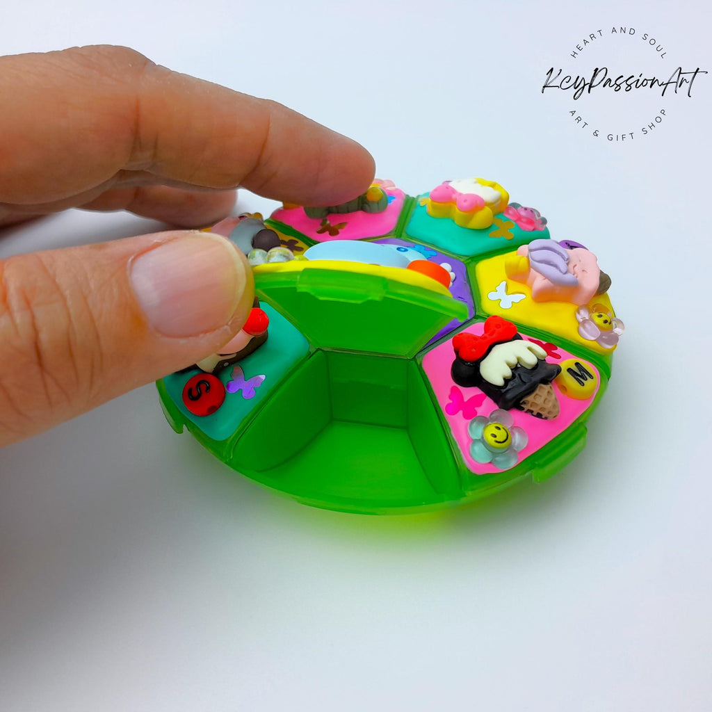 I Scream Hallelujah Round 8 Compartments Pill Box