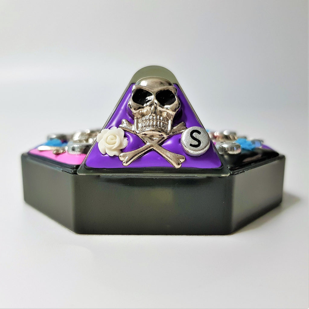 Silvery Skulls - Heptagon Pill Box
