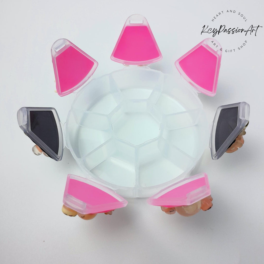 Spotted Kawaii Cat Decorated Round Pill Box