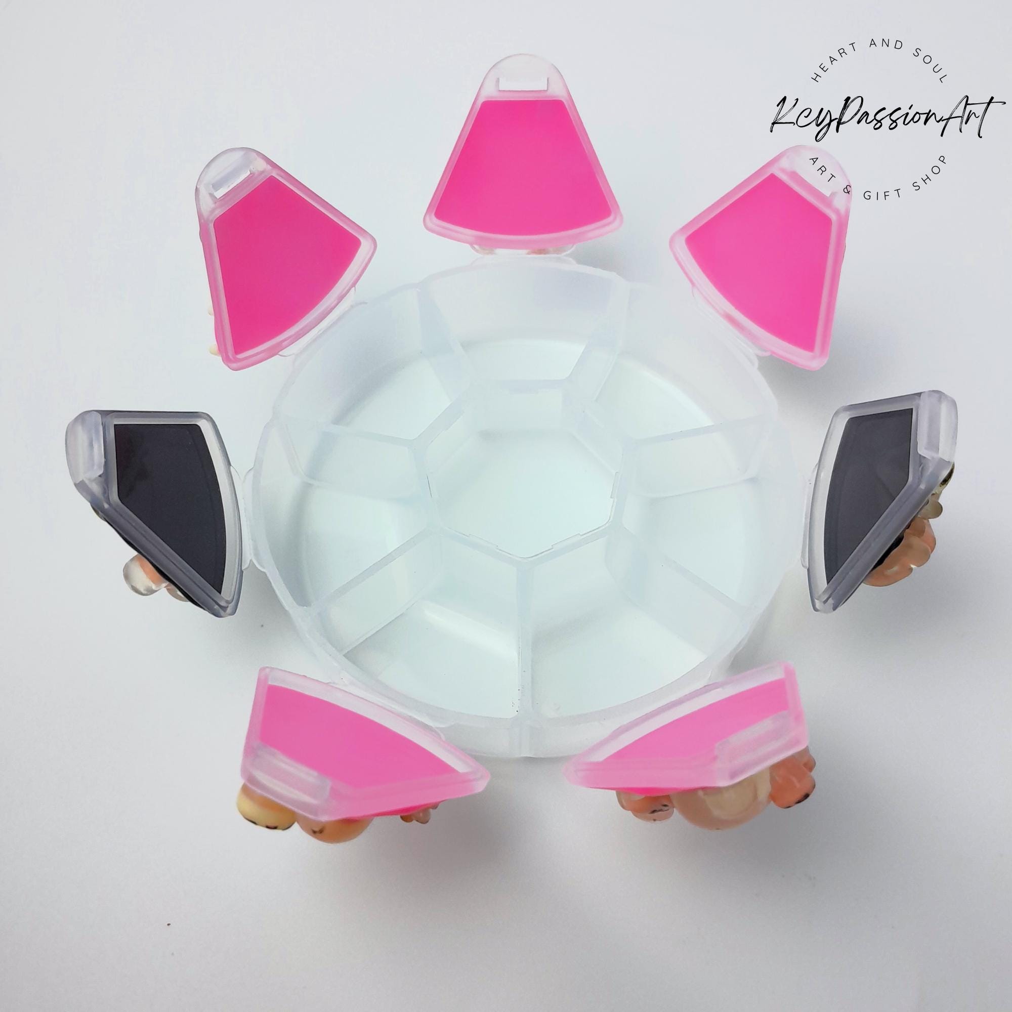 Spotted Kawaii Cat Decorated Round Pill Box