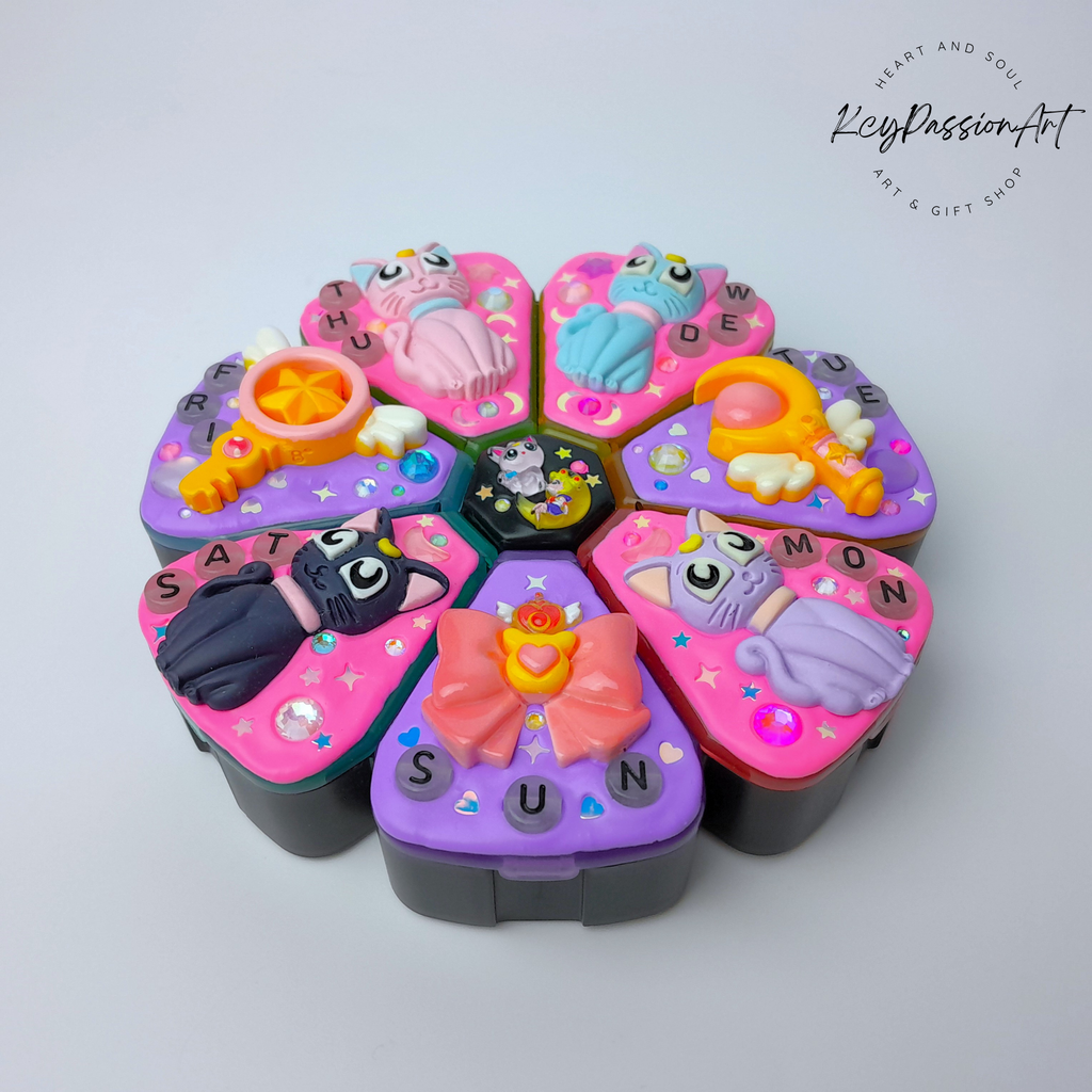 Magic Wands & Moon Cats - XL Pill Box