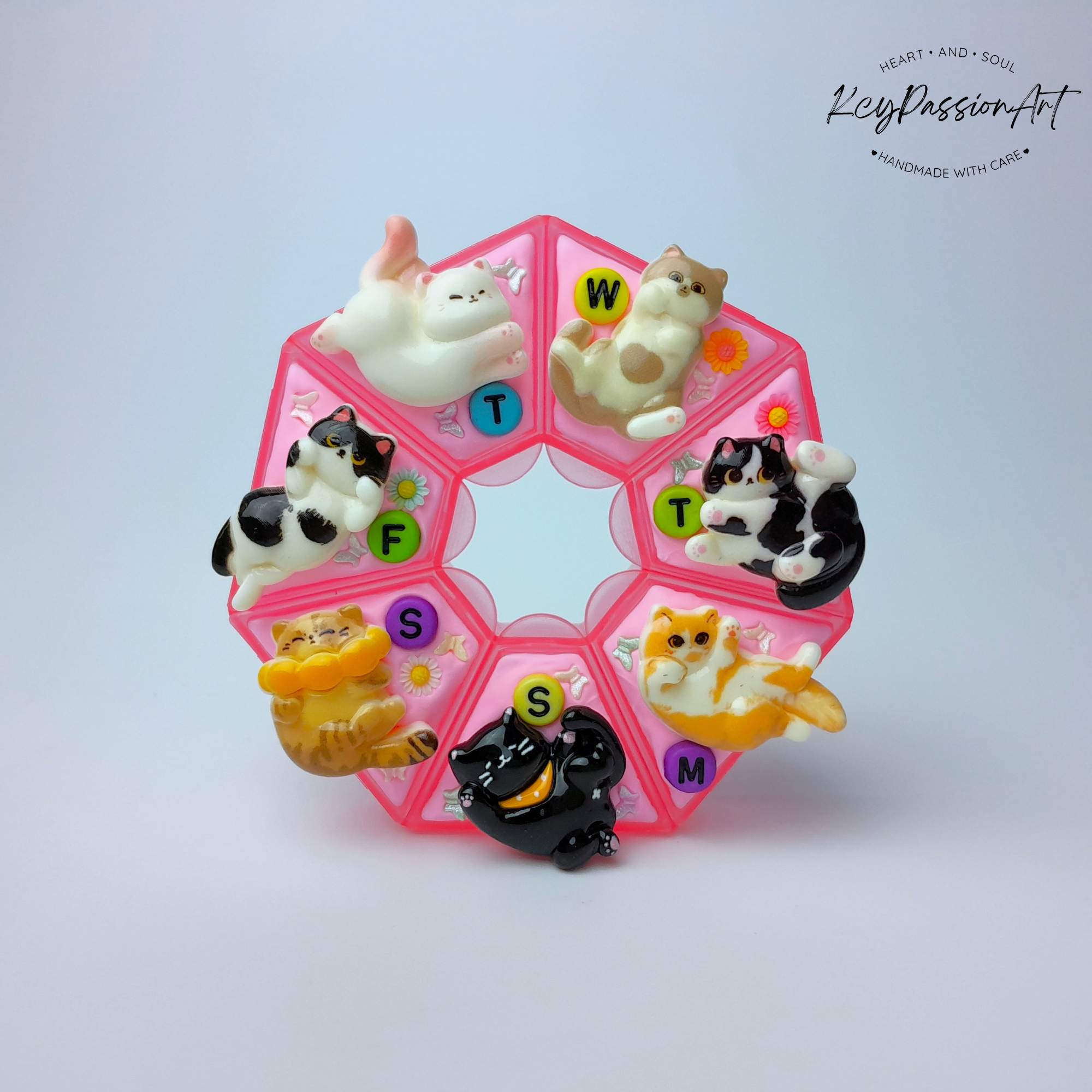 Meow With Cats - Heptagon Pill Box