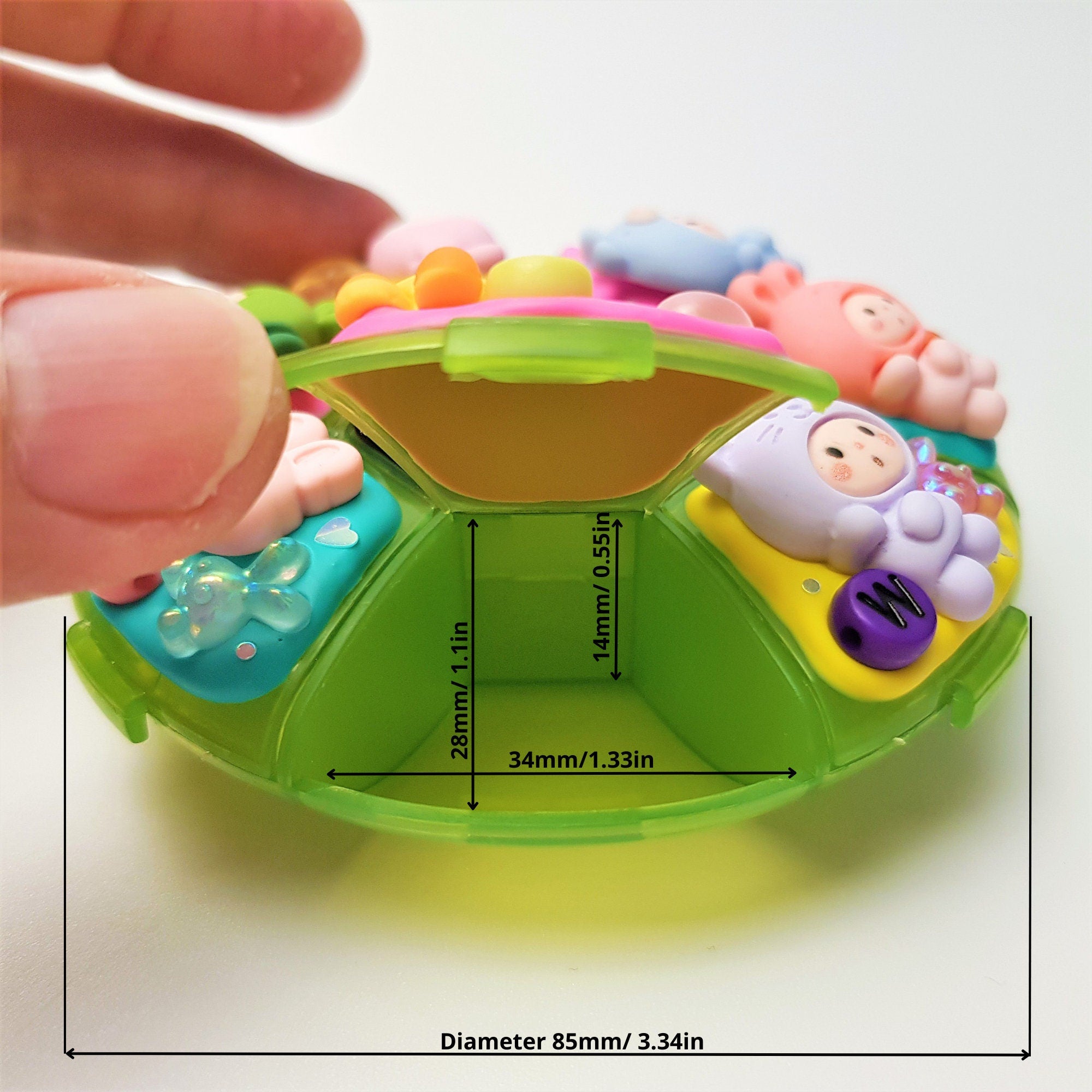 Glowy & Kawaii Round 8 Compartments Pill Box