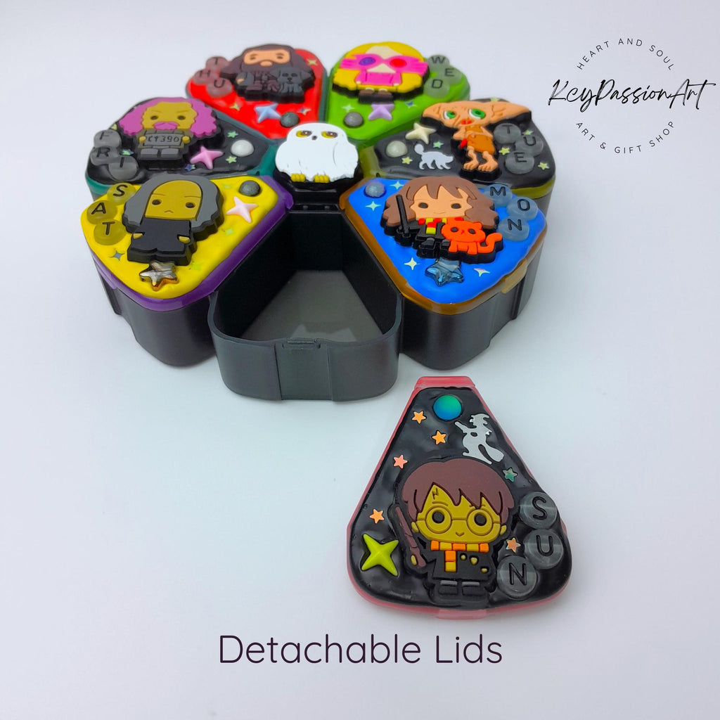 Cast Of The Wizards - XL Pill Box