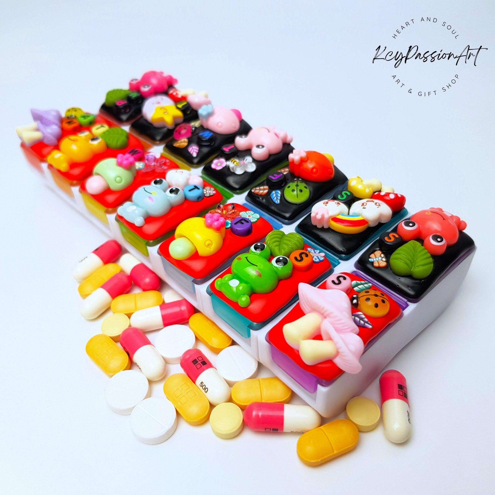 Froggy & Mushrooms - Detachable Pill Box