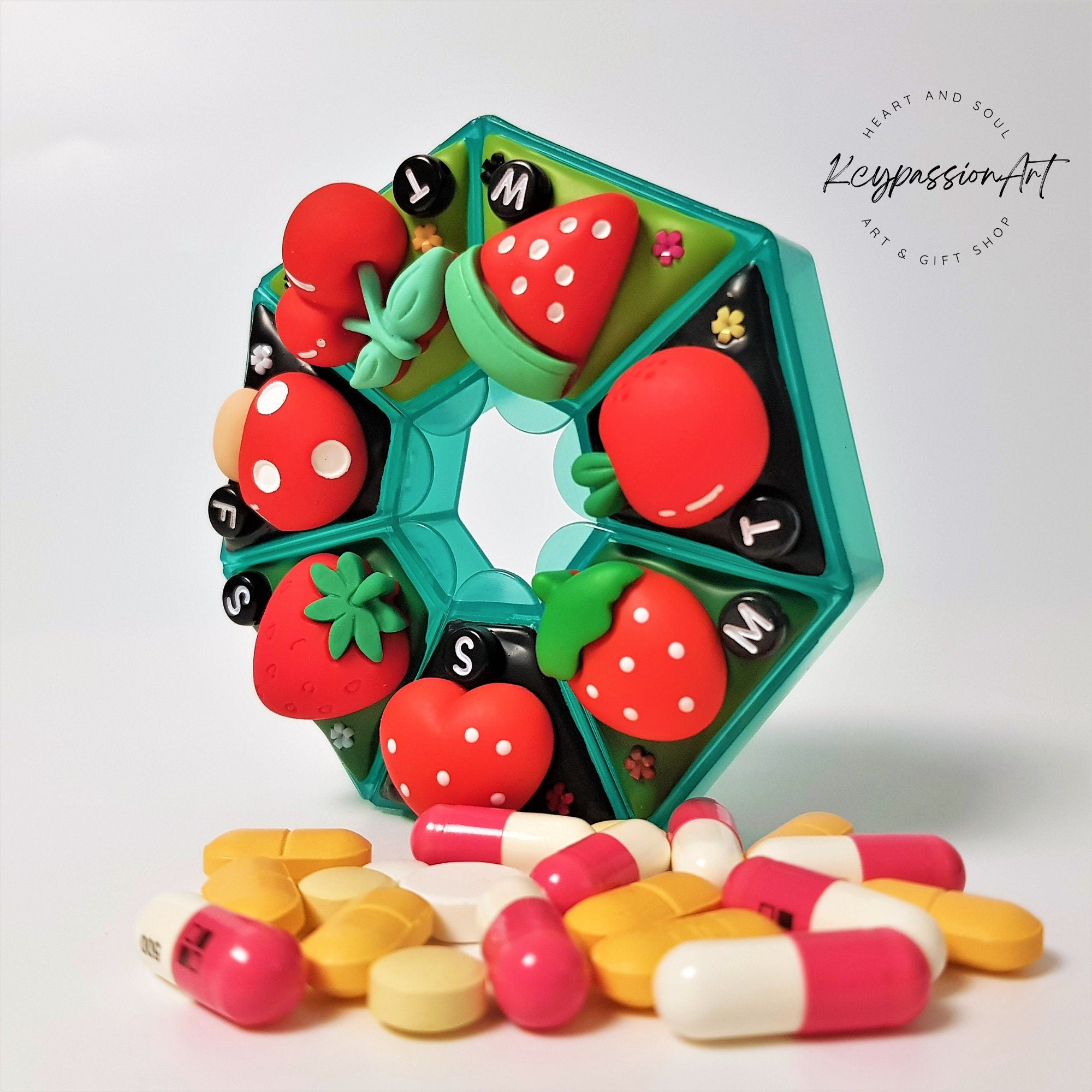 Crazily Love Reds Decorated Heptagon Pill Box
