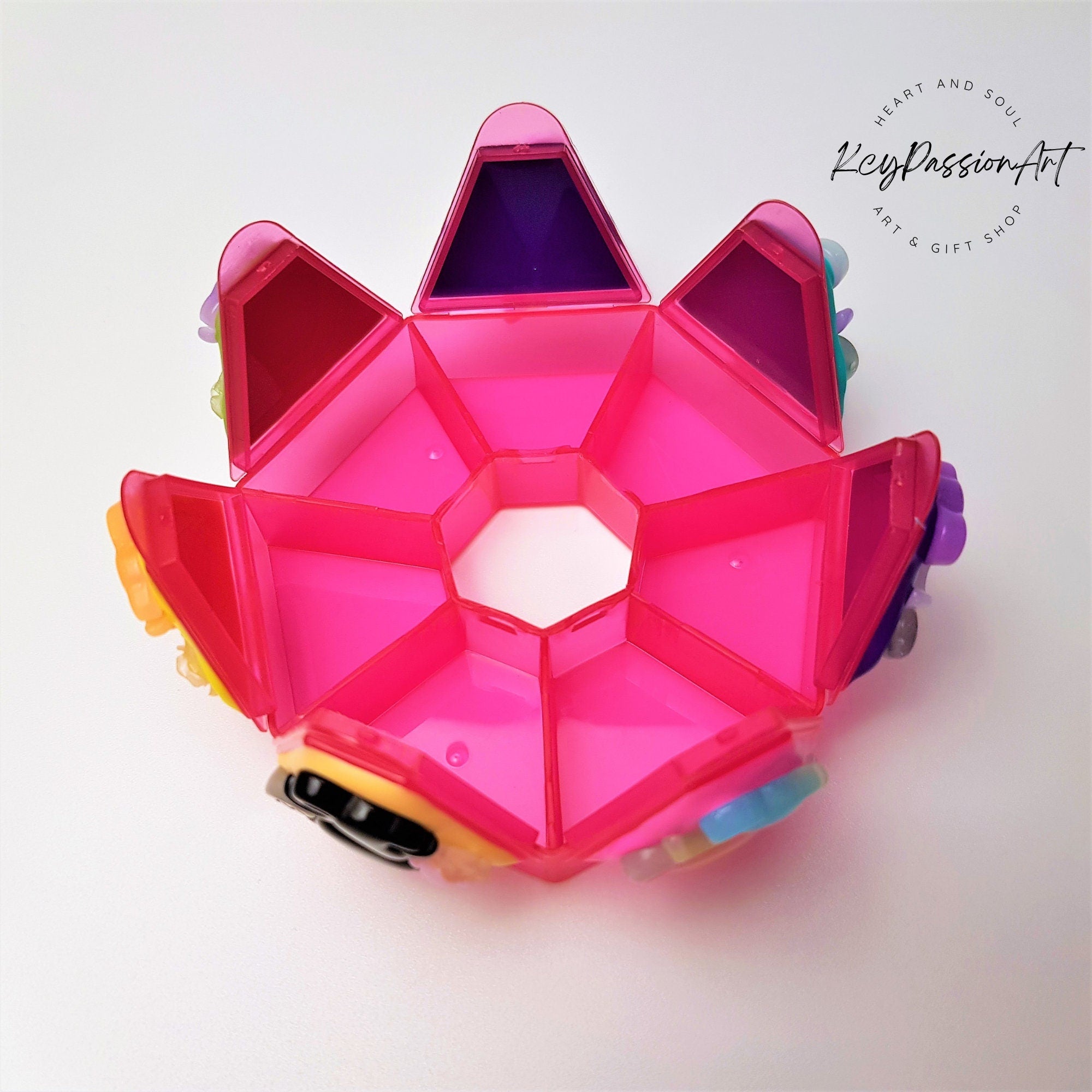 Colorful Cats - Heptagon Pill Box
