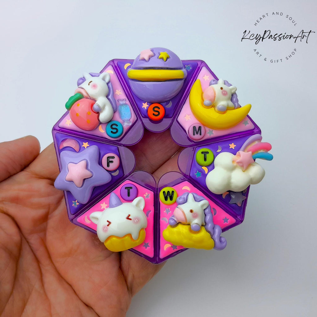 7-Tage-Pillenbox „Einhorn-Traumland“, für Medikamente und Nahrungsergänzungsmittel, 7-Tage-Pillenbox für Tag und Nacht