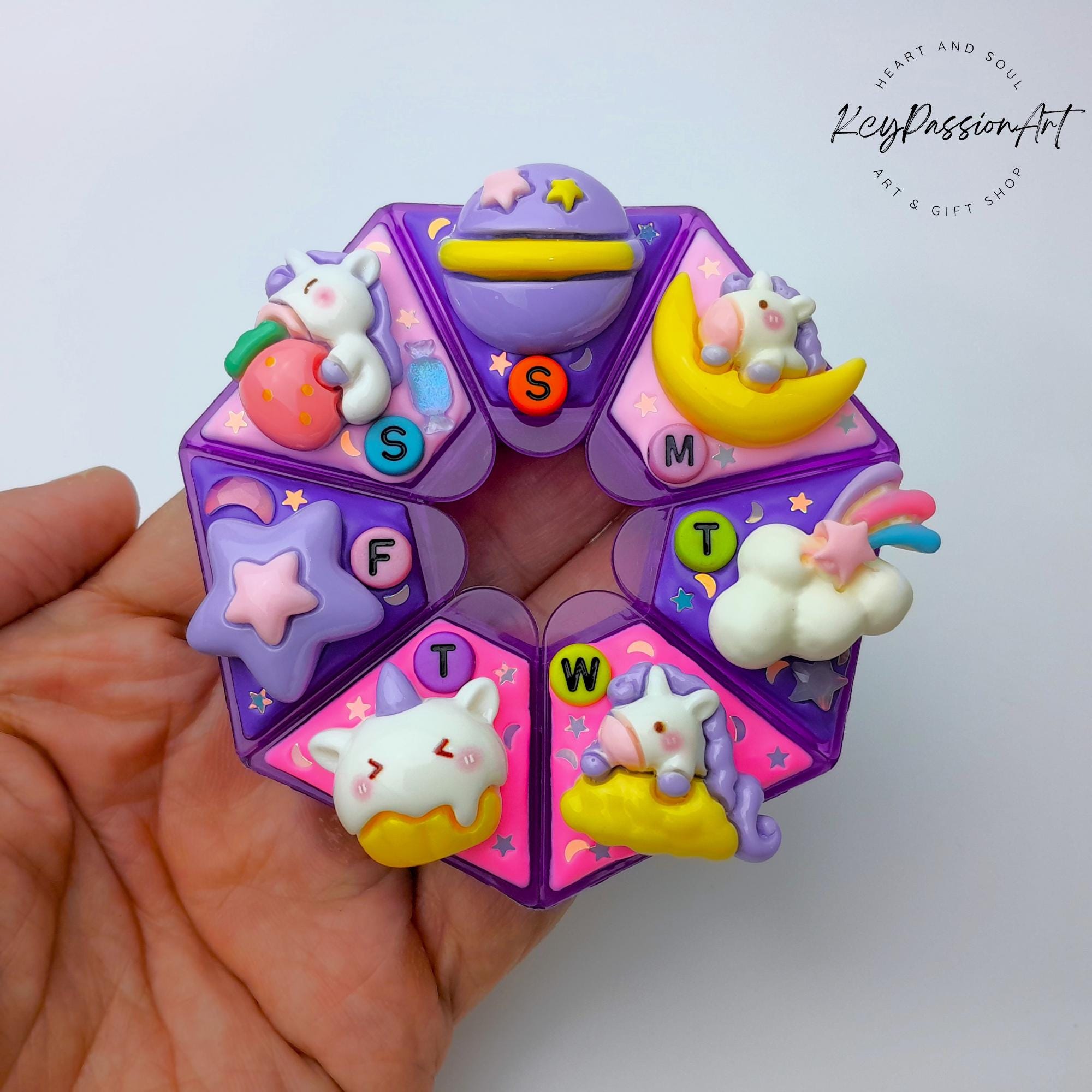 7-Tage-Pillenbox „Einhorn-Traumland“, für Medikamente und Nahrungsergänzungsmittel, 7-Tage-Pillenbox für Tag und Nacht