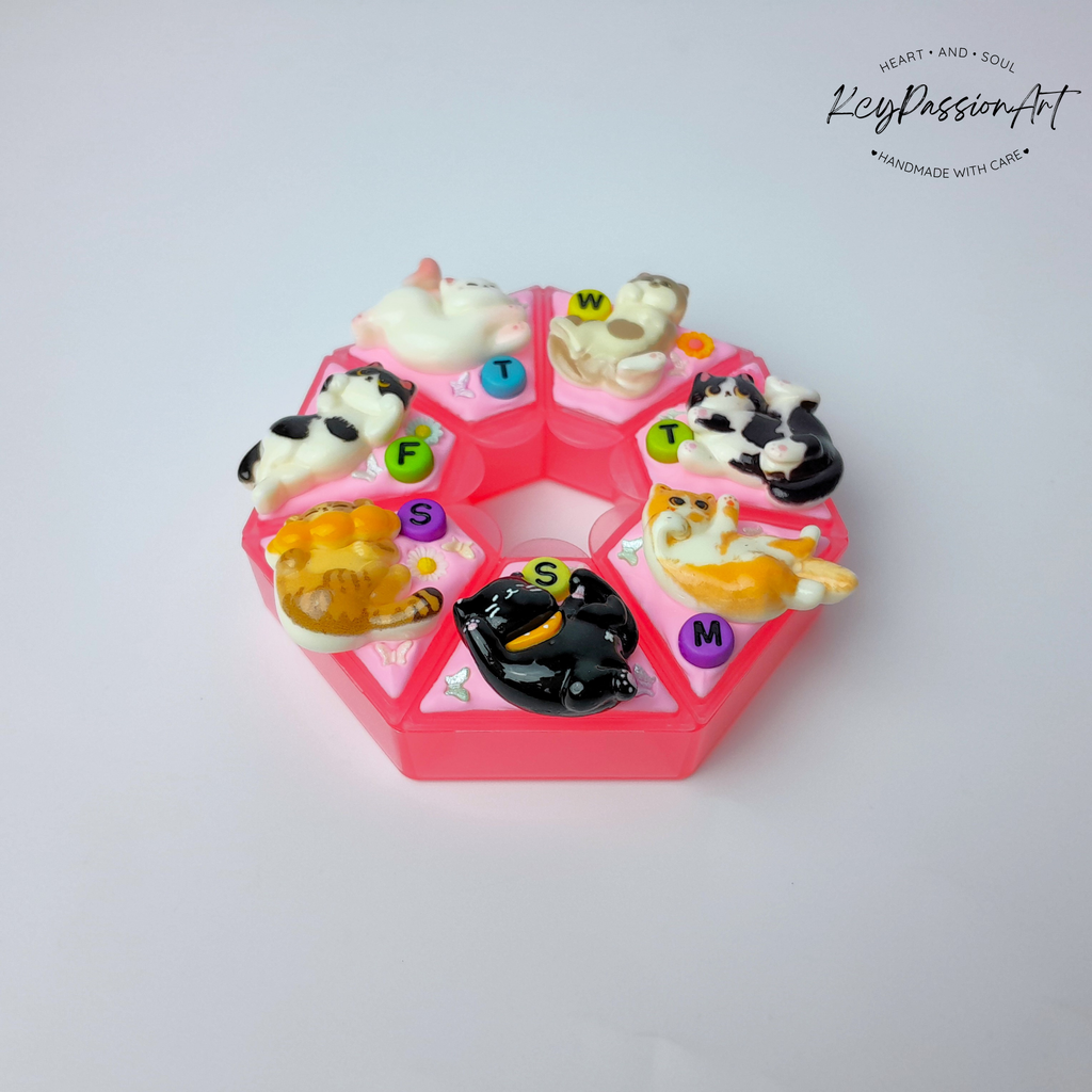 Meow With Cats - Heptagon Pill Box