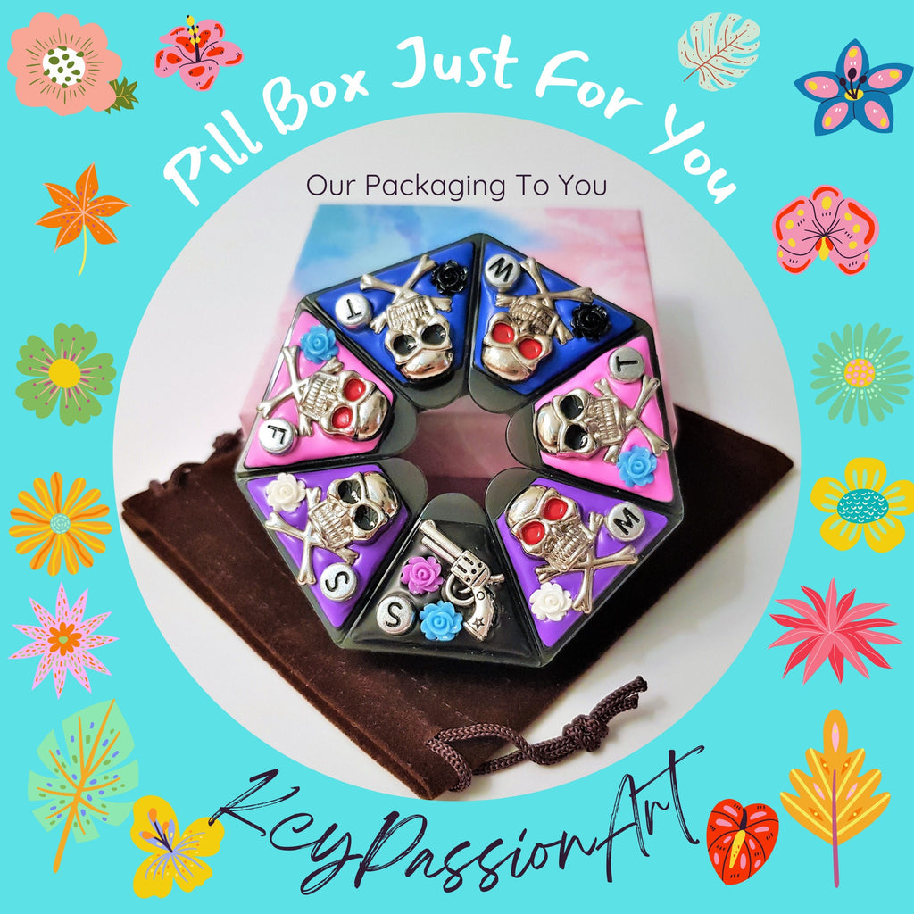 Silvery Skulls - Heptagon Pill Box