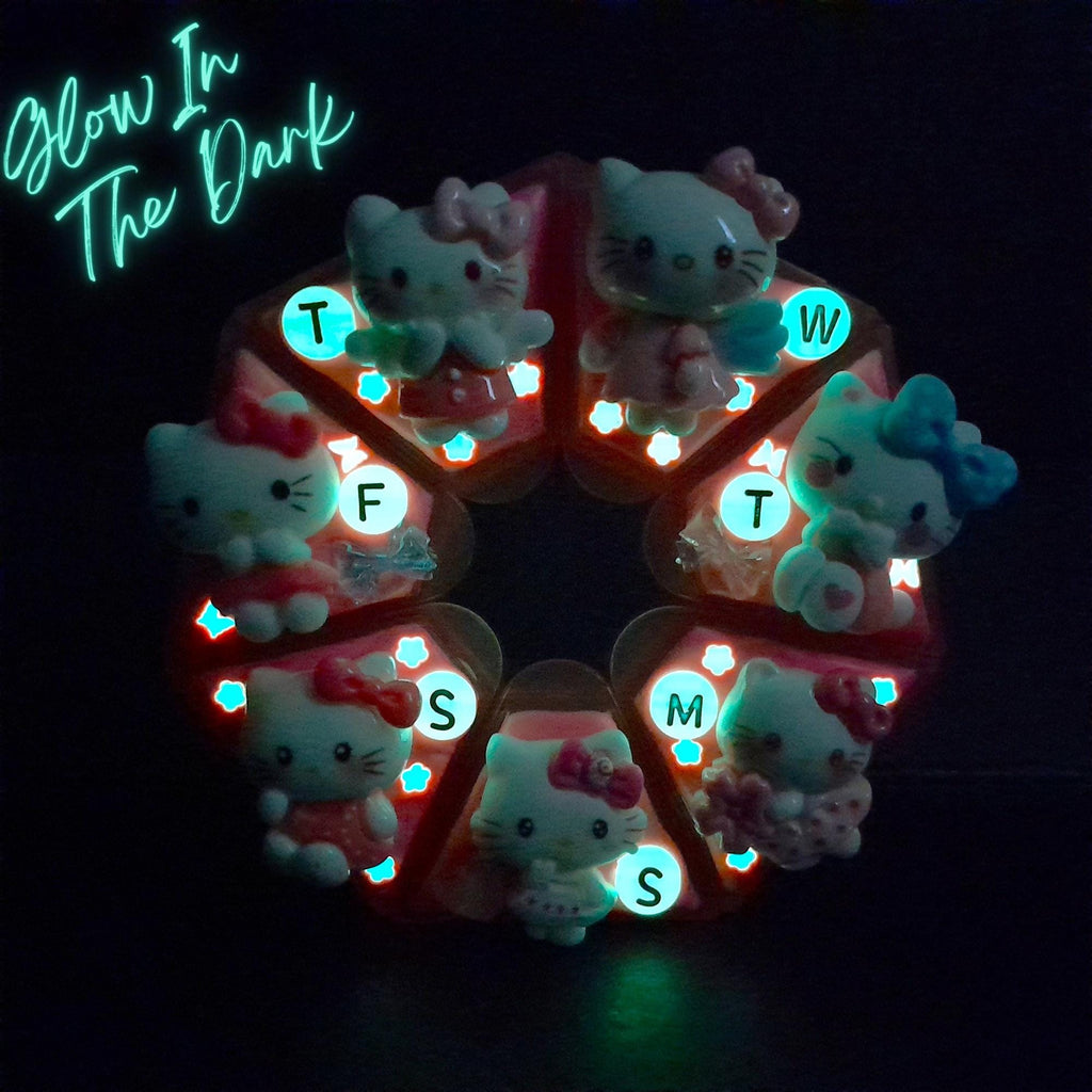 Cutie Kawaii Cat - Heptagon Pill Box