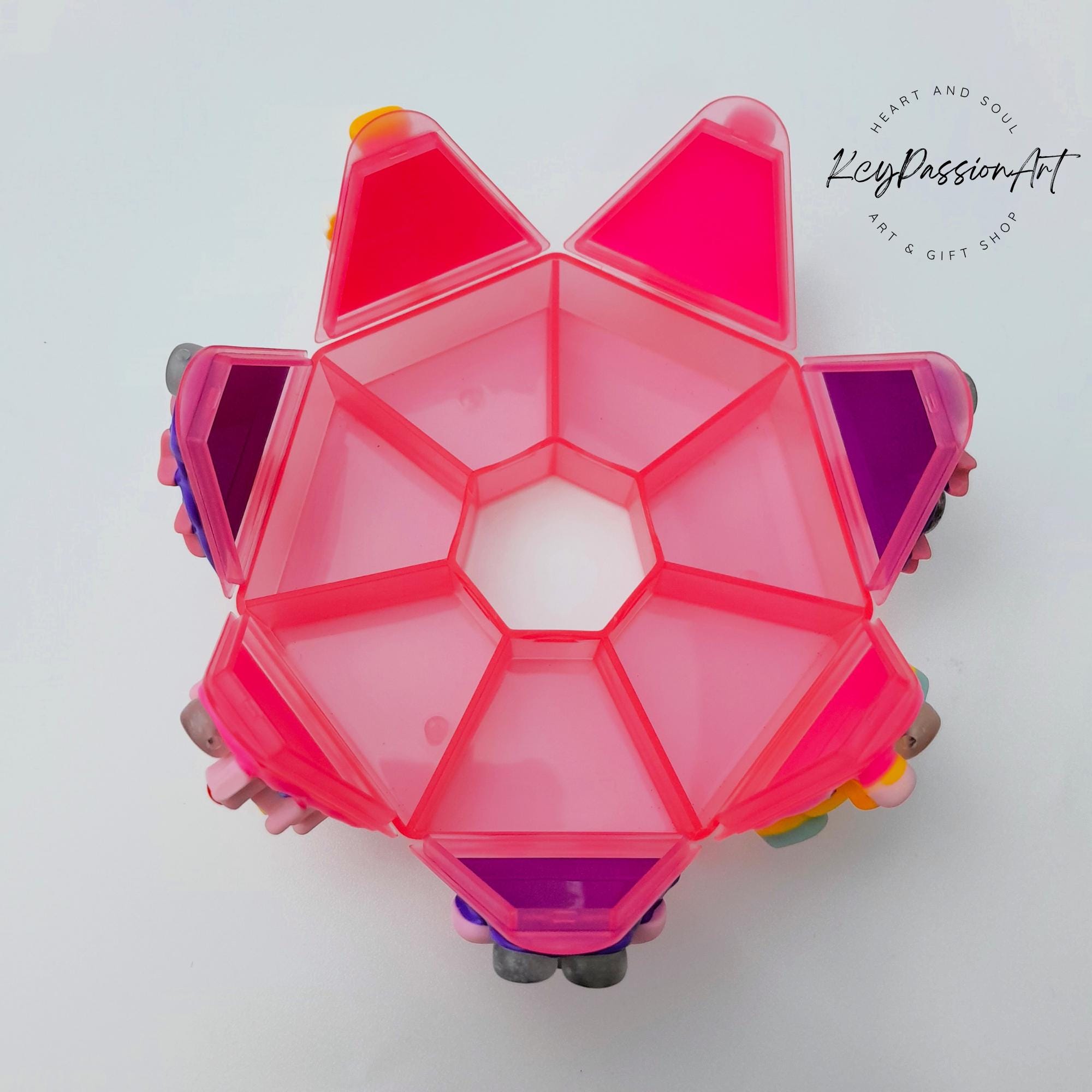 7-Tage-Pillenbox „Zauberstäbe &amp; Bänder“ – Pillendose für morgens und abends, 7 Fächer, Pillendose mit Spender für Medikamente und Vitamine