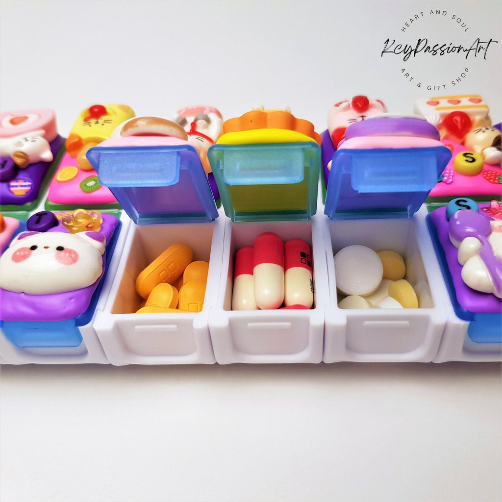Coffee Day Cats Night Chef Cats - Detachable Pill Box