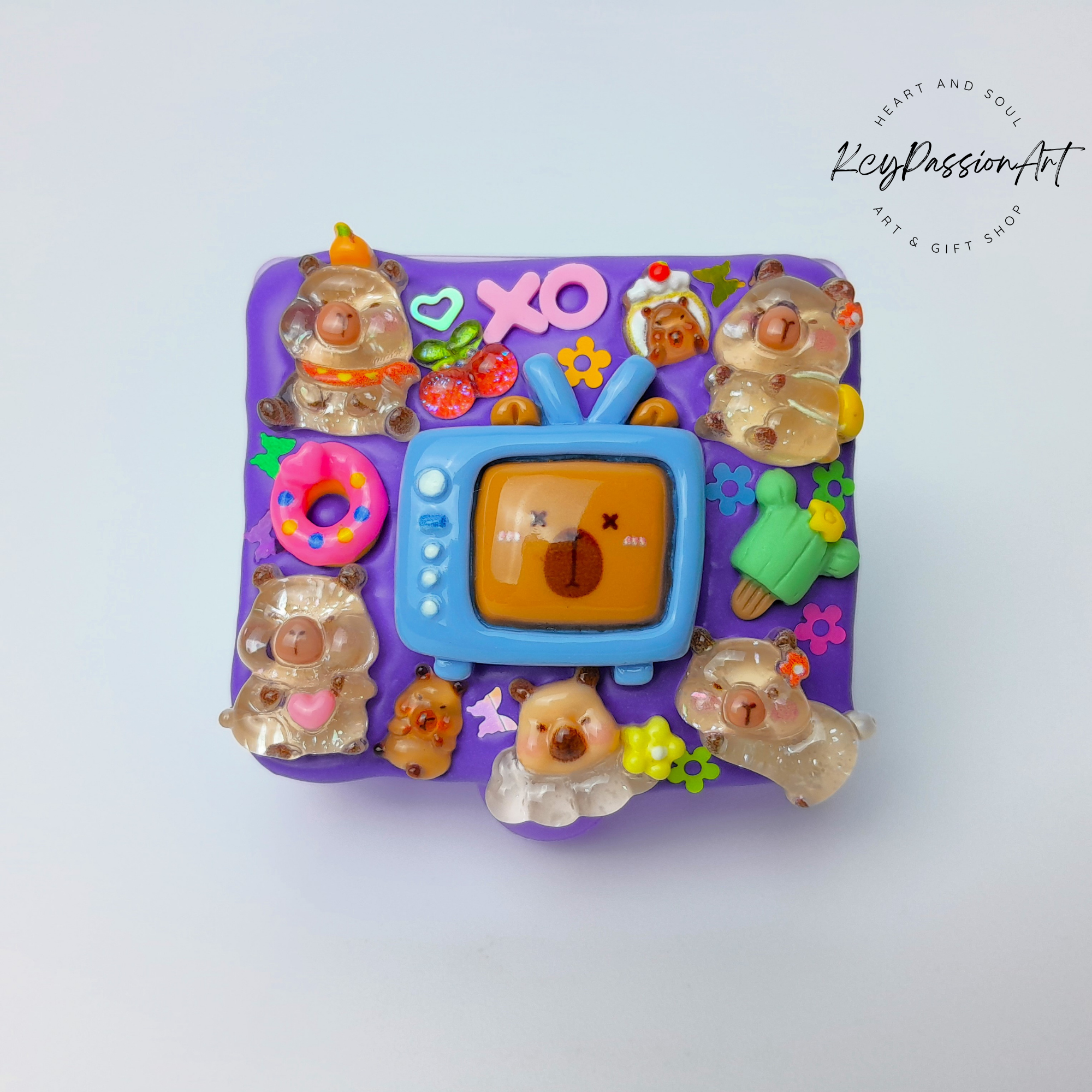 Capybara Love - Single Pill Box