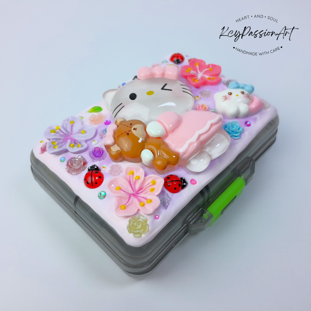Kittie Loves Teddy - Large Flip Fold Pill Box