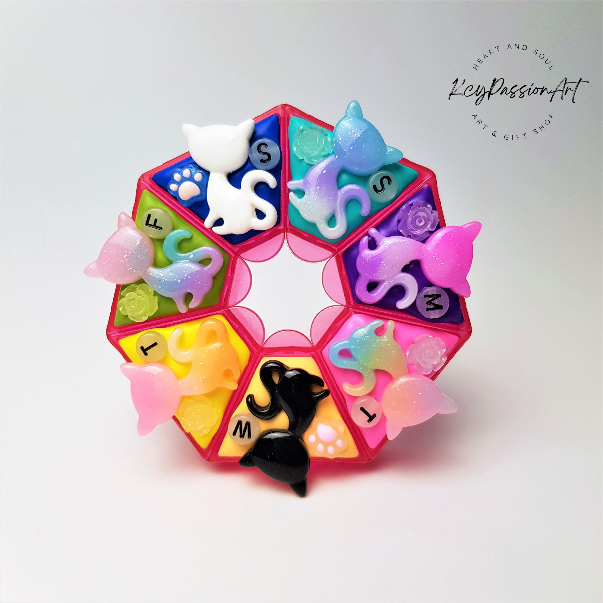 Colorful Cats - Heptagon Pill Box