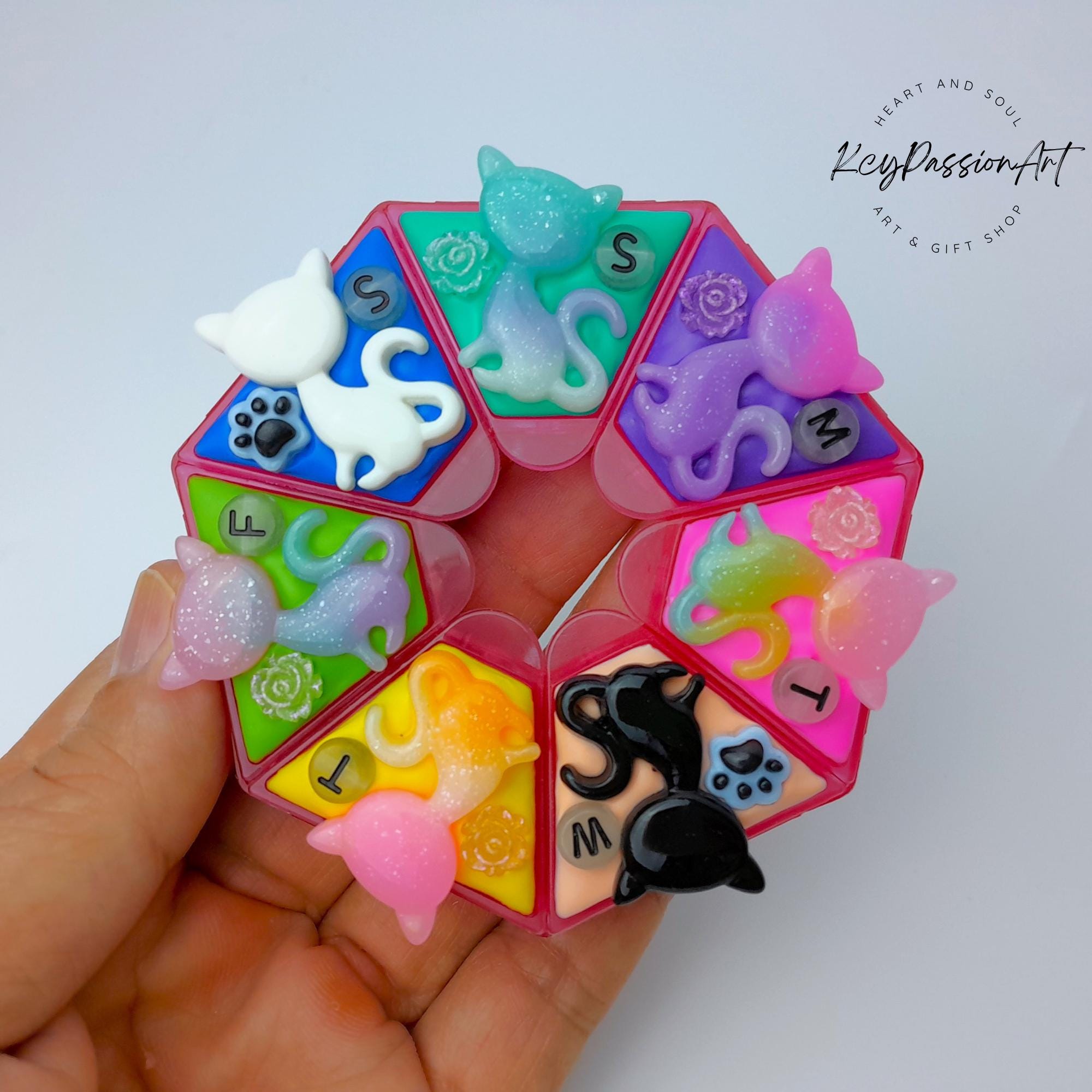 Colorful Cats - Heptagon Pill Box