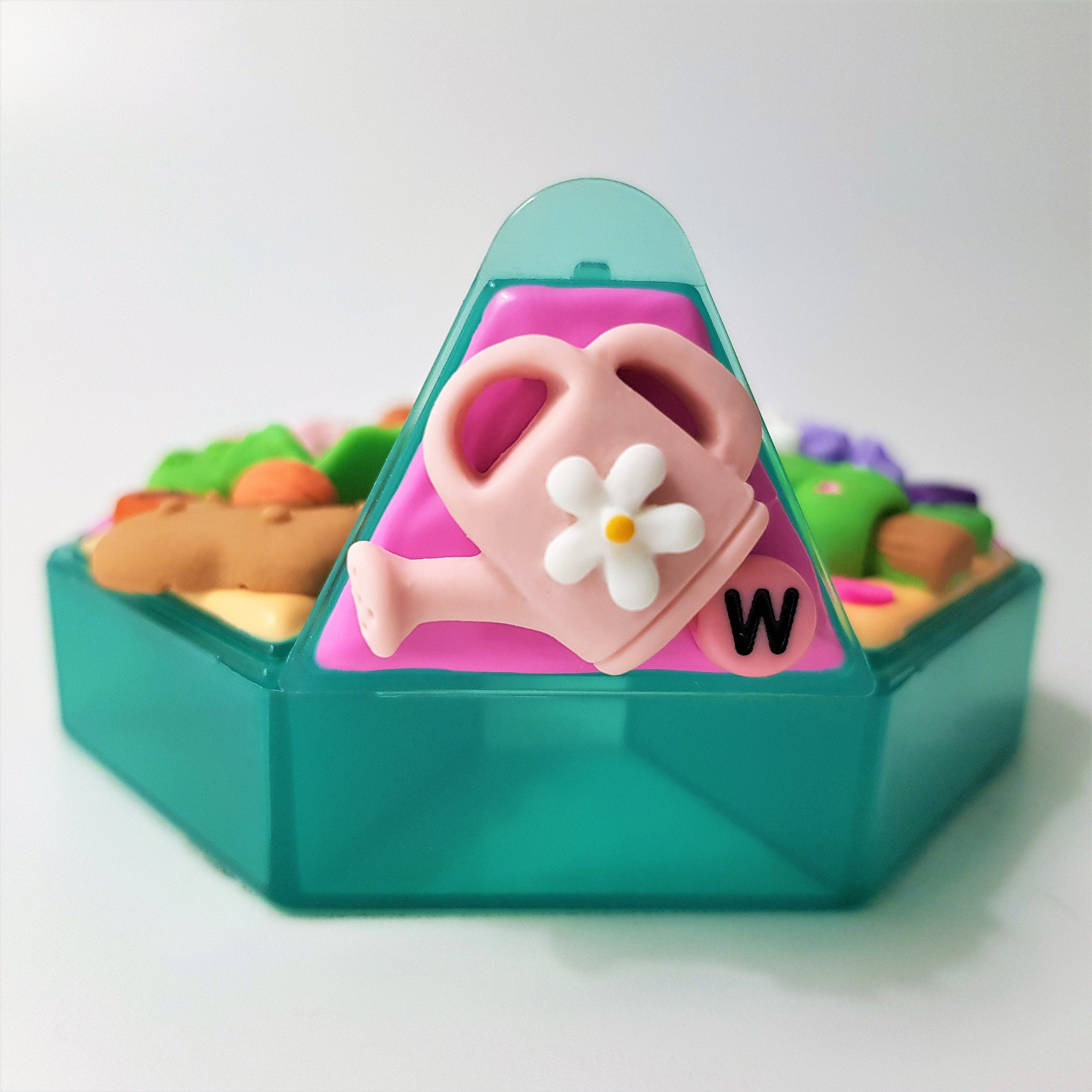 Rabbit Garden - Heptagon Pill Box