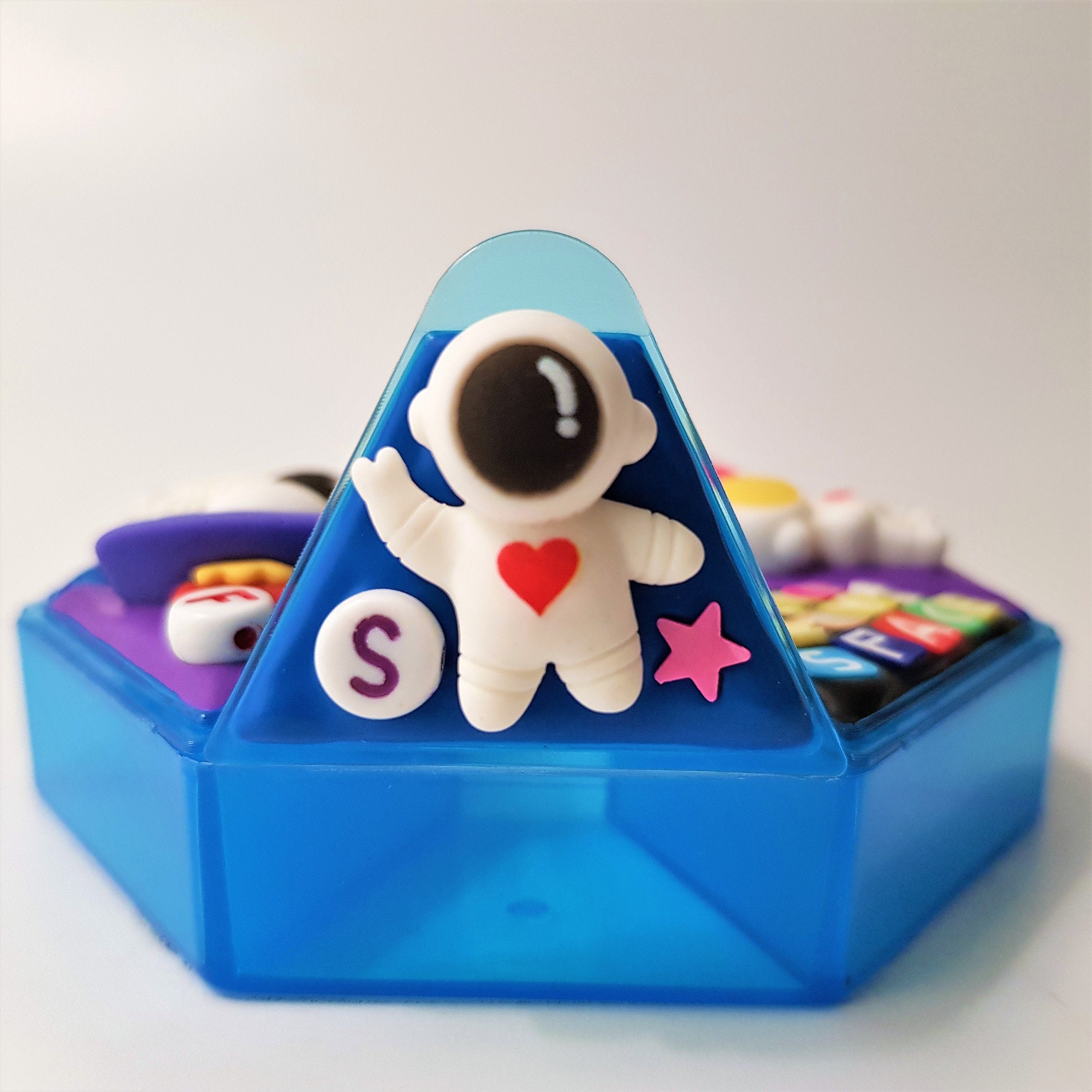 I Need My Space - Heptagon Pill Box