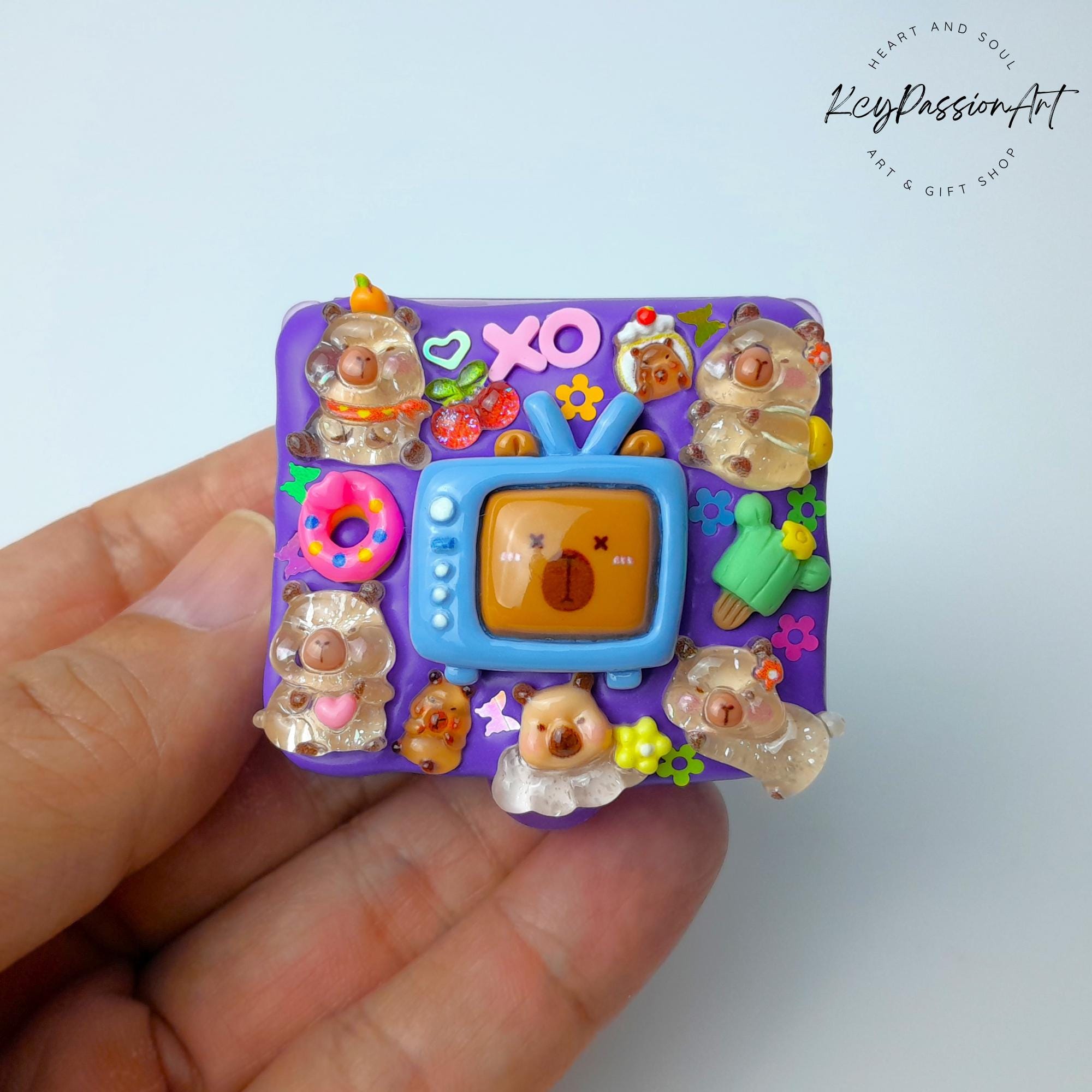 Capybara Love - Single Pill Box