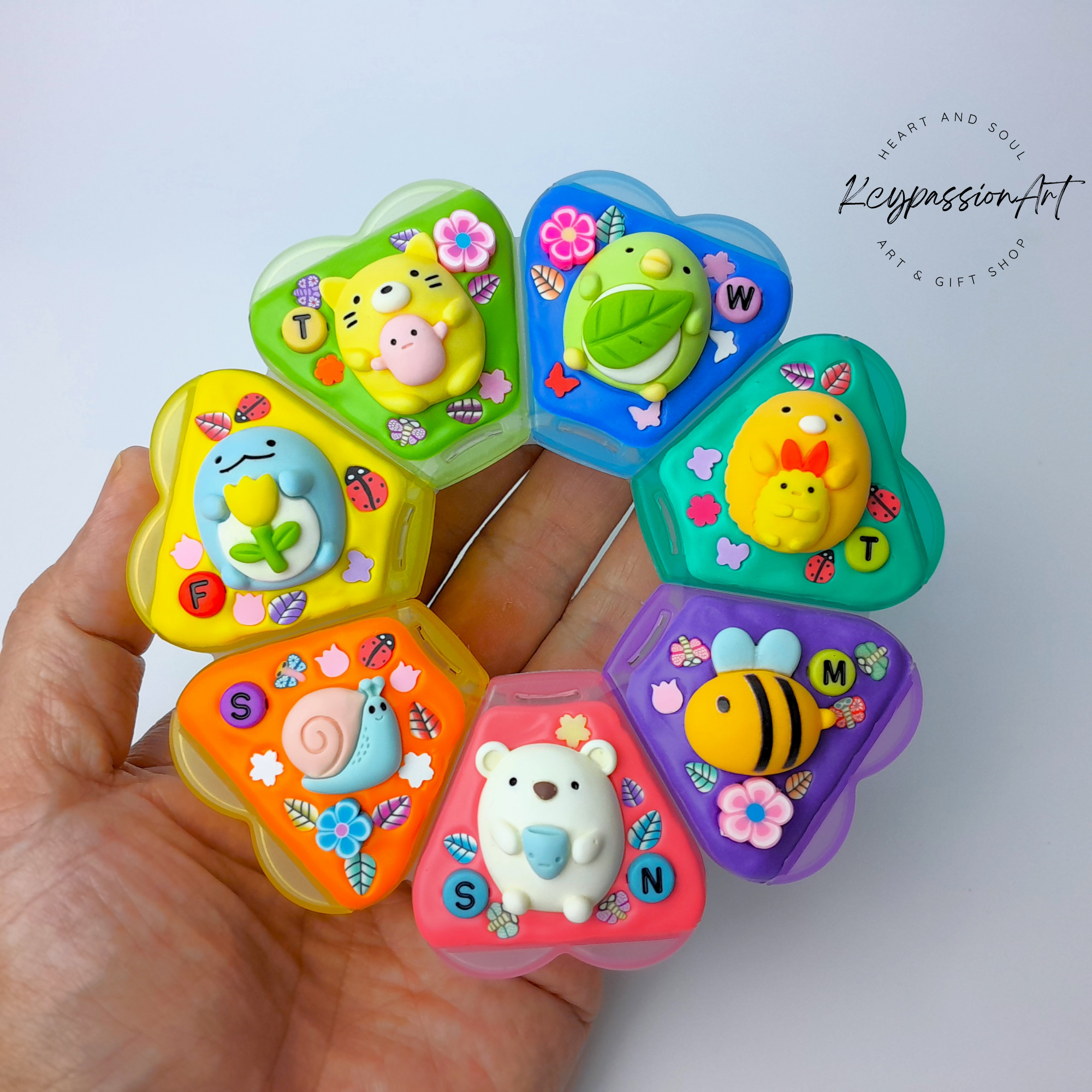 Friendship Decorated XL Flower Pill Box