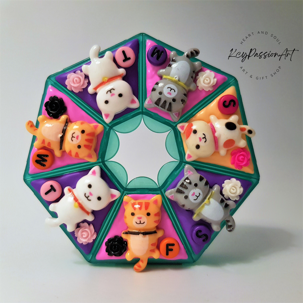 Cats Lover - Heptagon Pill Box
