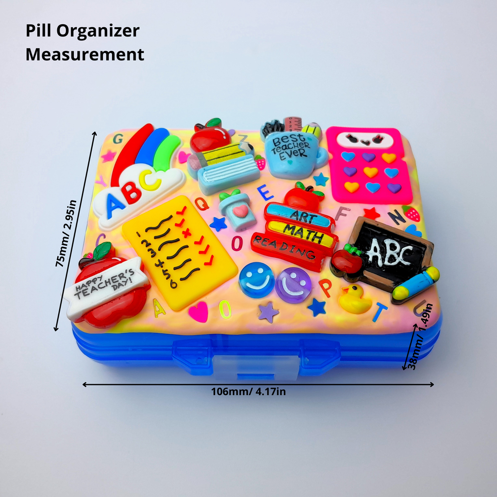 Pilulier décoratif grand format à rabat et 9 compartiments, idéal pour les journées d'école