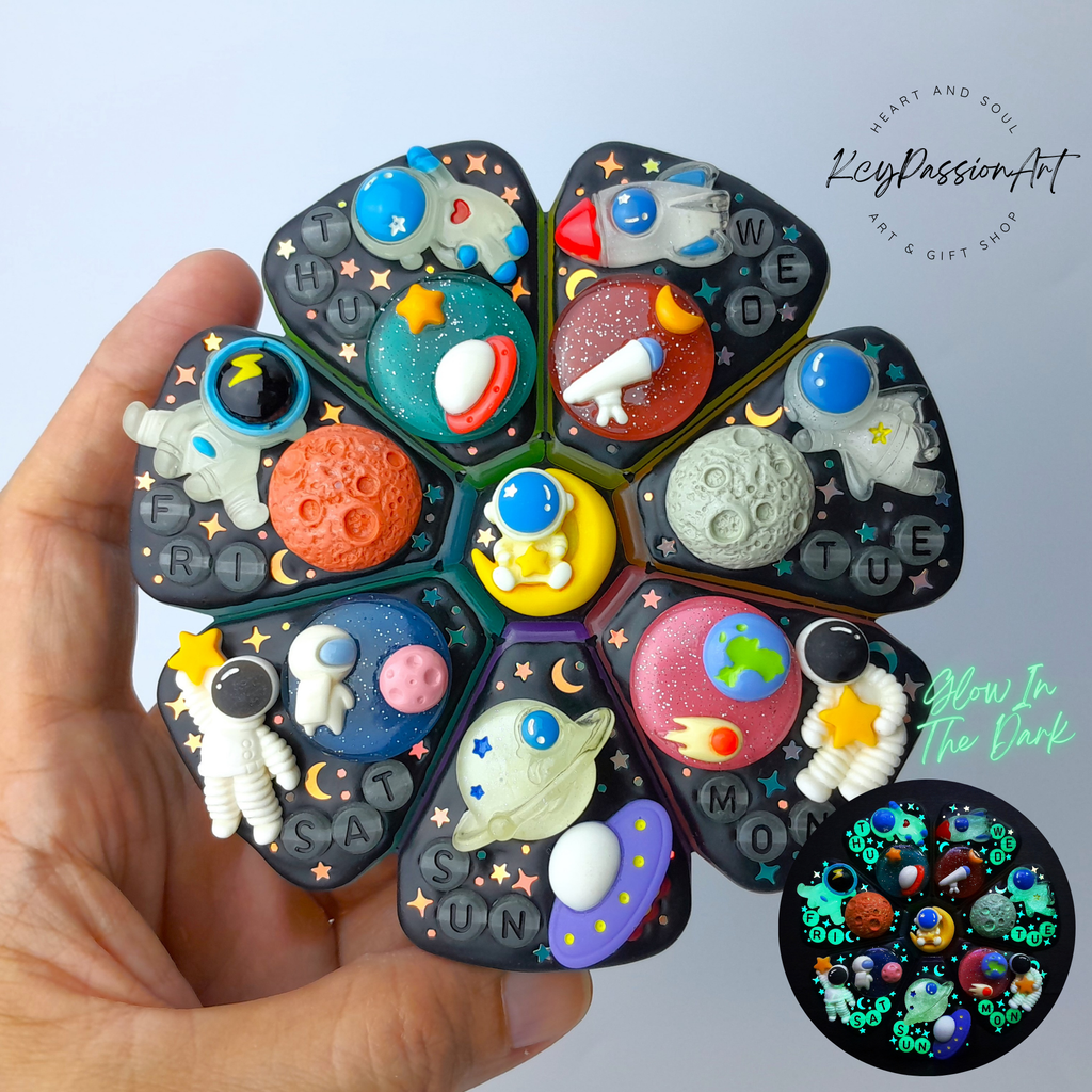 Astronaut - XL Pill Box