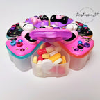 XL 7-Tage-Pillenbox mit Dekor „Bad Rabbit“, 8 Fächer, Pillendose für Medikamente, Vitamine und Nahrungsergänzungsmittel, niedlicher Pillenbehälter