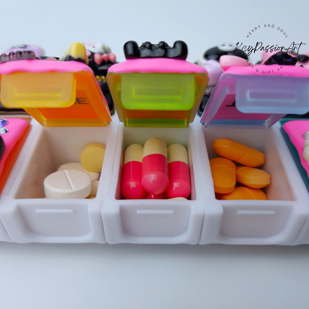 Kawaii Black Beauty - Detachable Pill Box