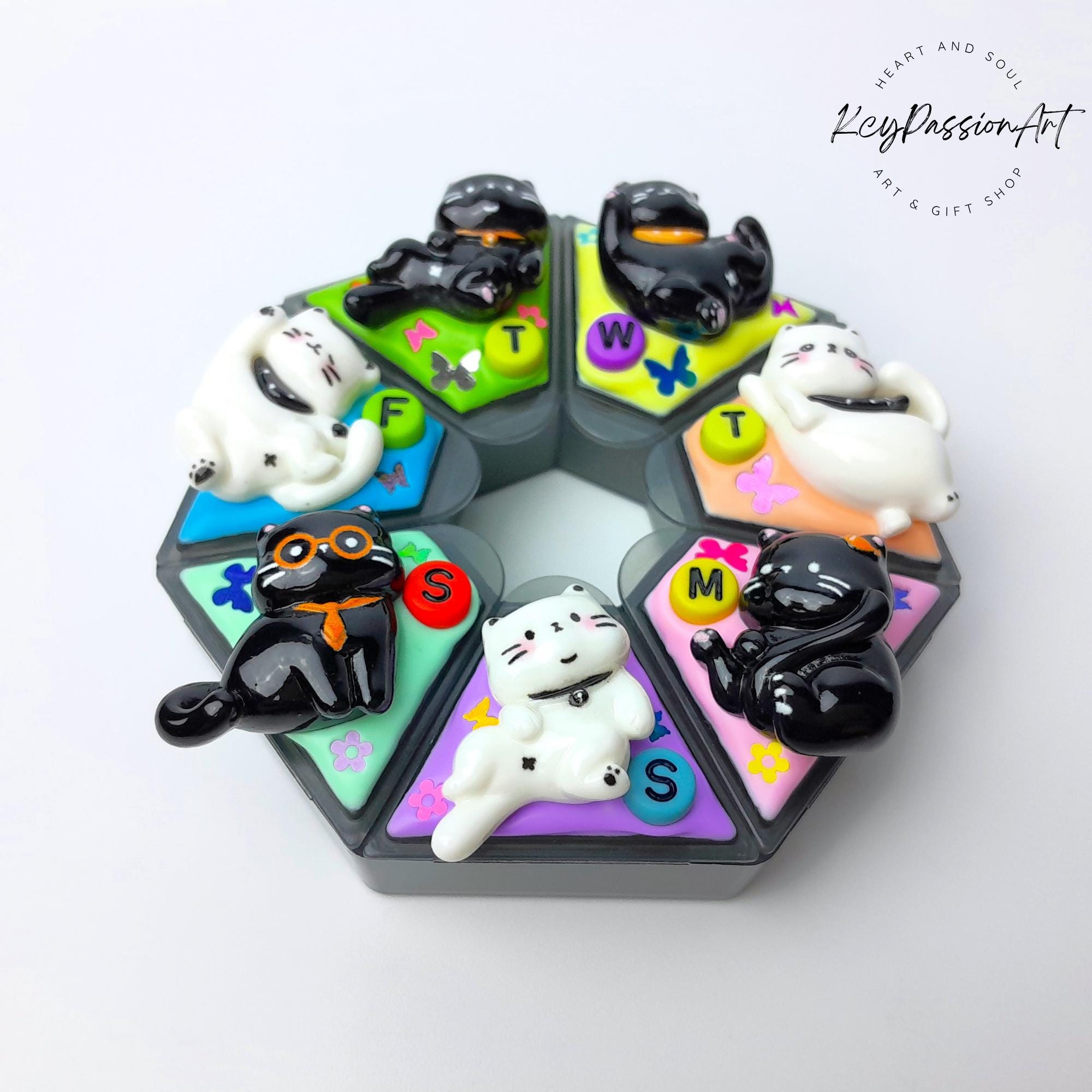 Kawaii Cats - Heptagon Pill Box