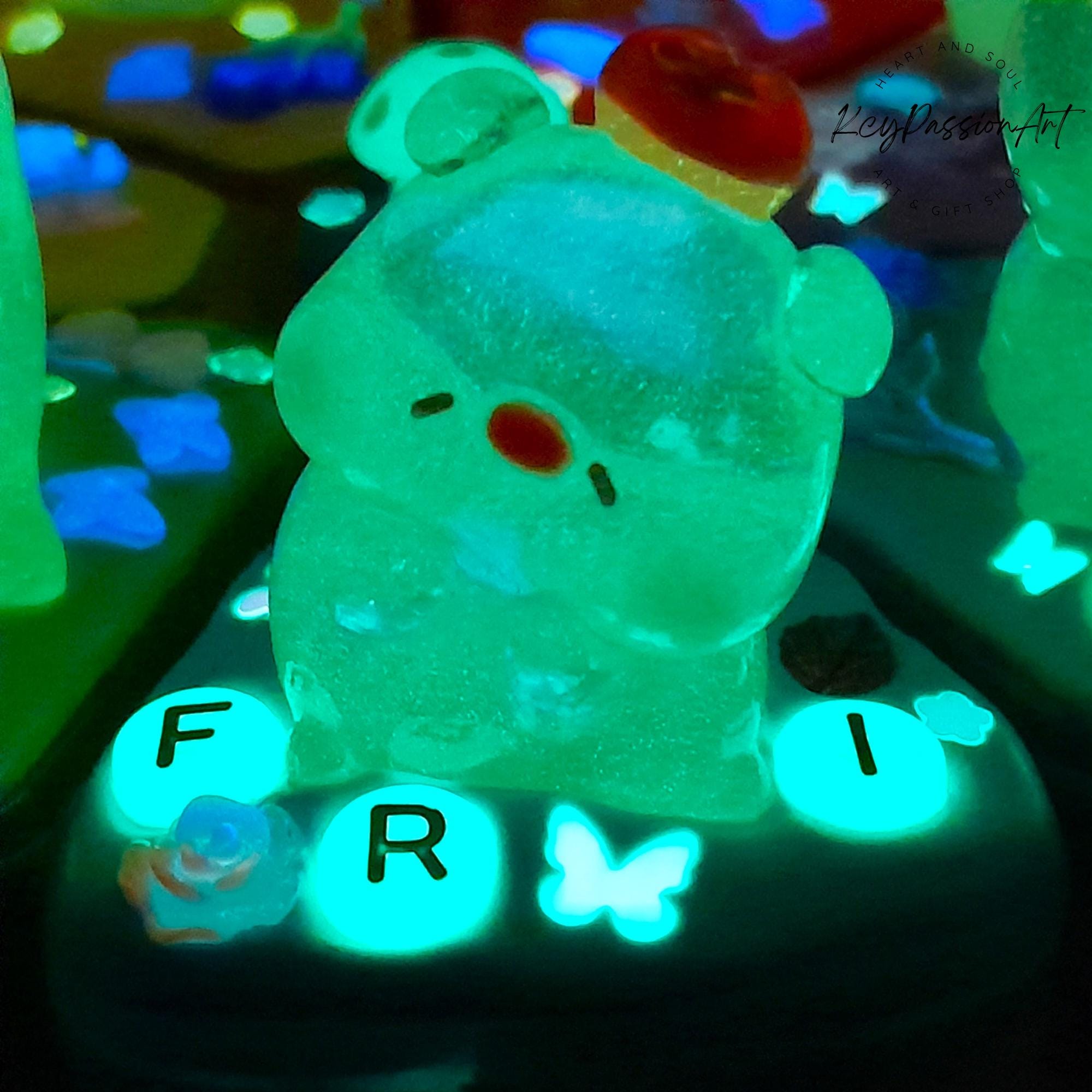Cute Glowy Piggy - XL Pill Box