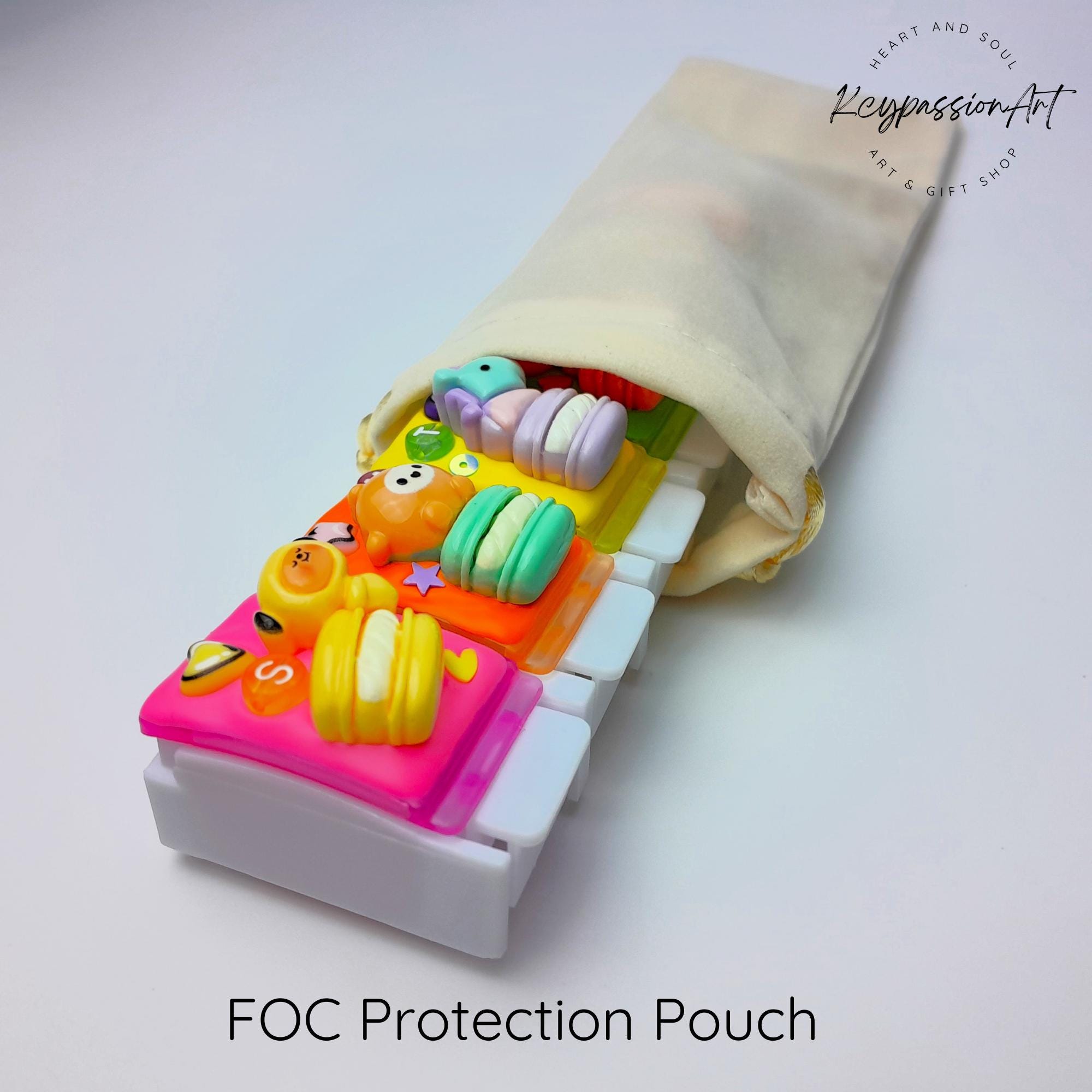 Macarons 21 With Love - Straight Day Pill Box