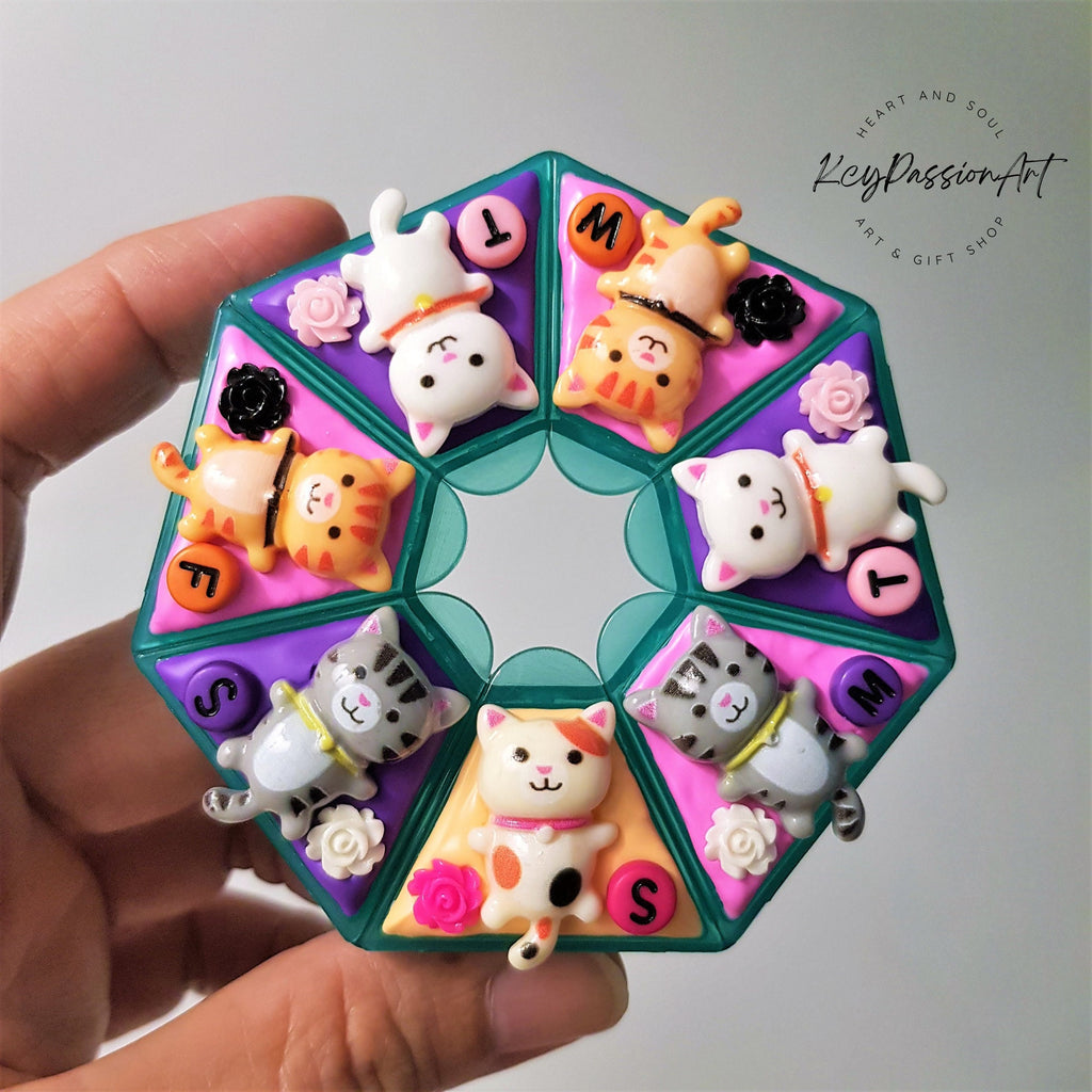 Cats Lover - Heptagon Pill Box