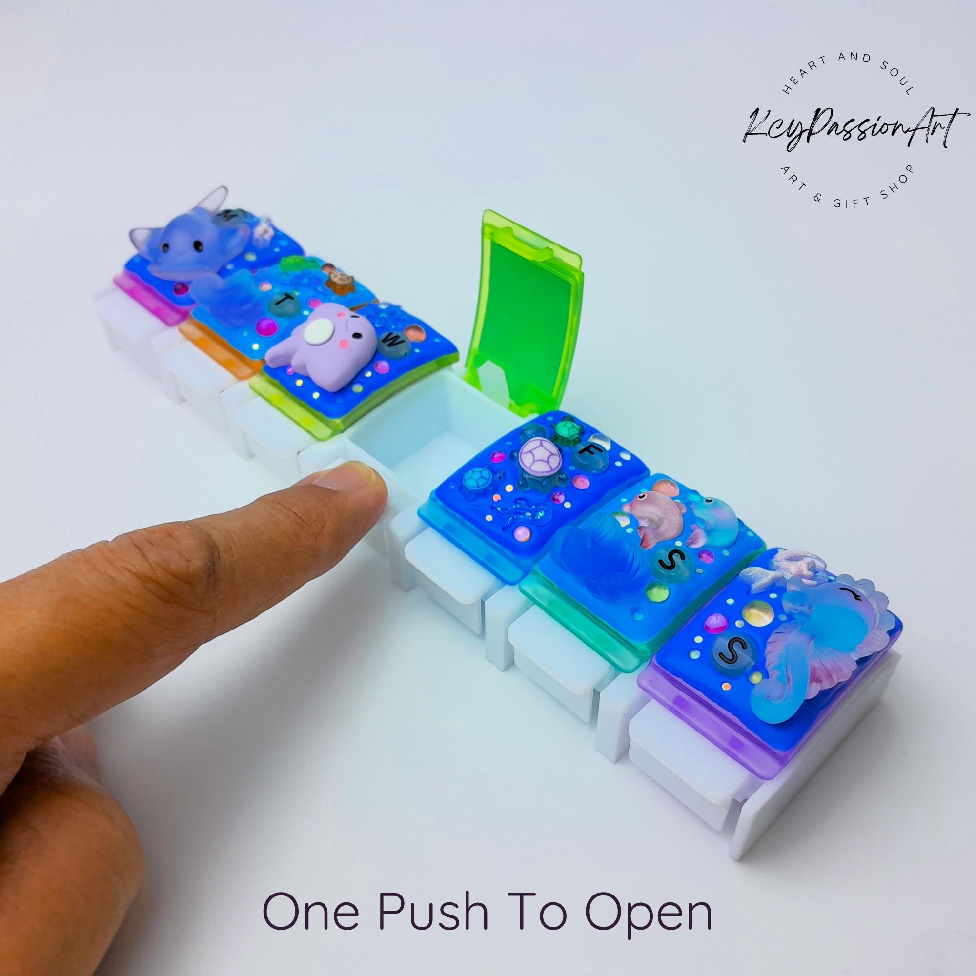 Beauty in the Ocean - Straight Pill Box