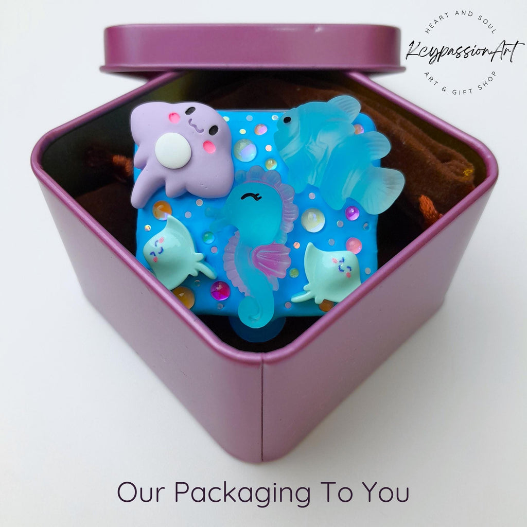 Pilulier Thalassophile : Organisateur journalier lumineux sur le thème de l'océan