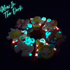 7-Tage-Pillenbox „Zauberstäbe &amp; Bänder“ – Pillendose für morgens und abends, 7 Fächer, Pillendose mit Spender für Medikamente und Vitamine