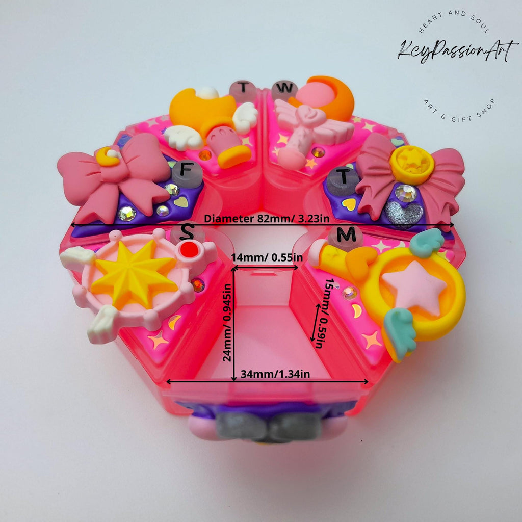 7-Tage-Pillenbox „Zauberstäbe &amp; Bänder“ – Pillendose für morgens und abends, 7 Fächer, Pillendose mit Spender für Medikamente und Vitamine