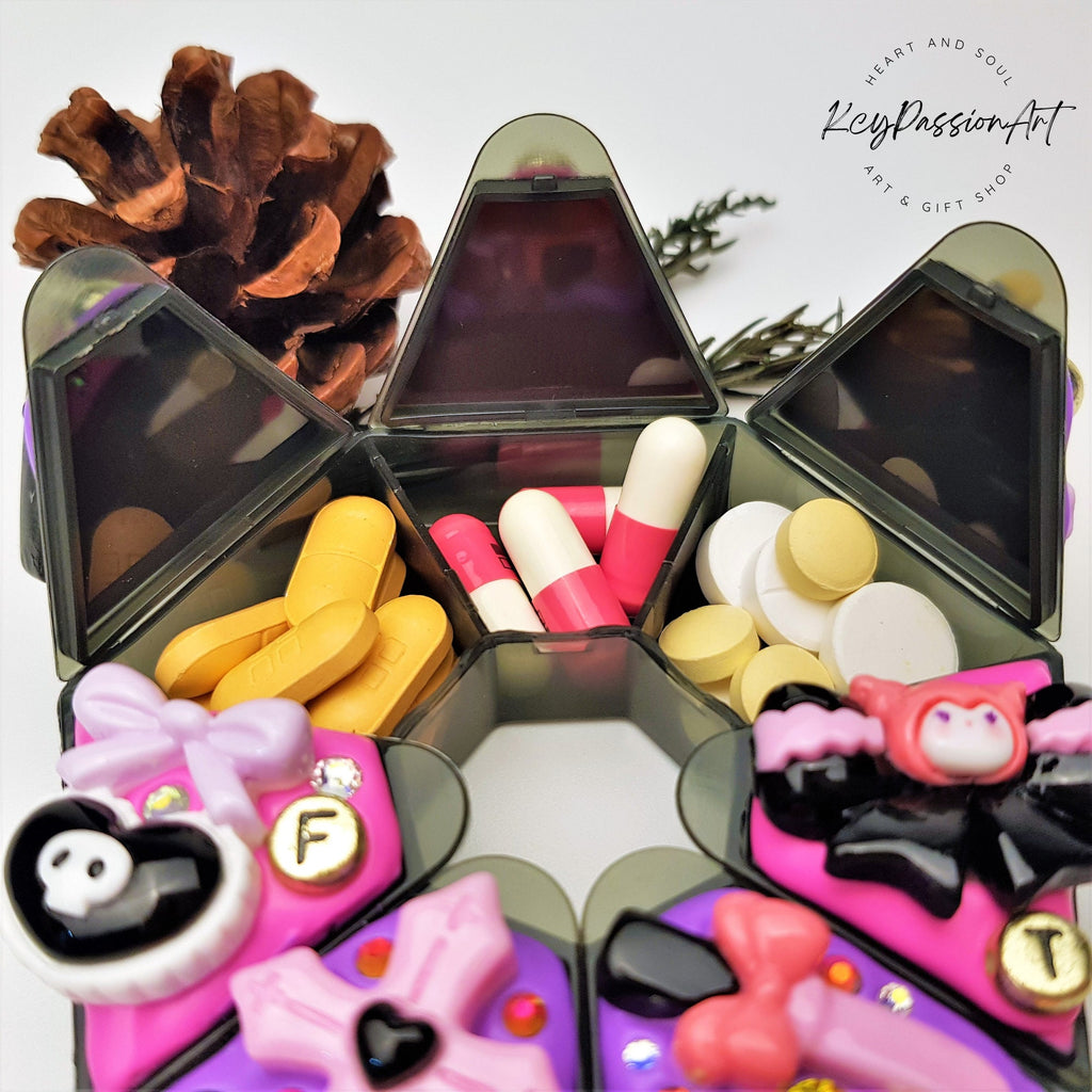 Cute Little Pirate - Heptagon Pill Box