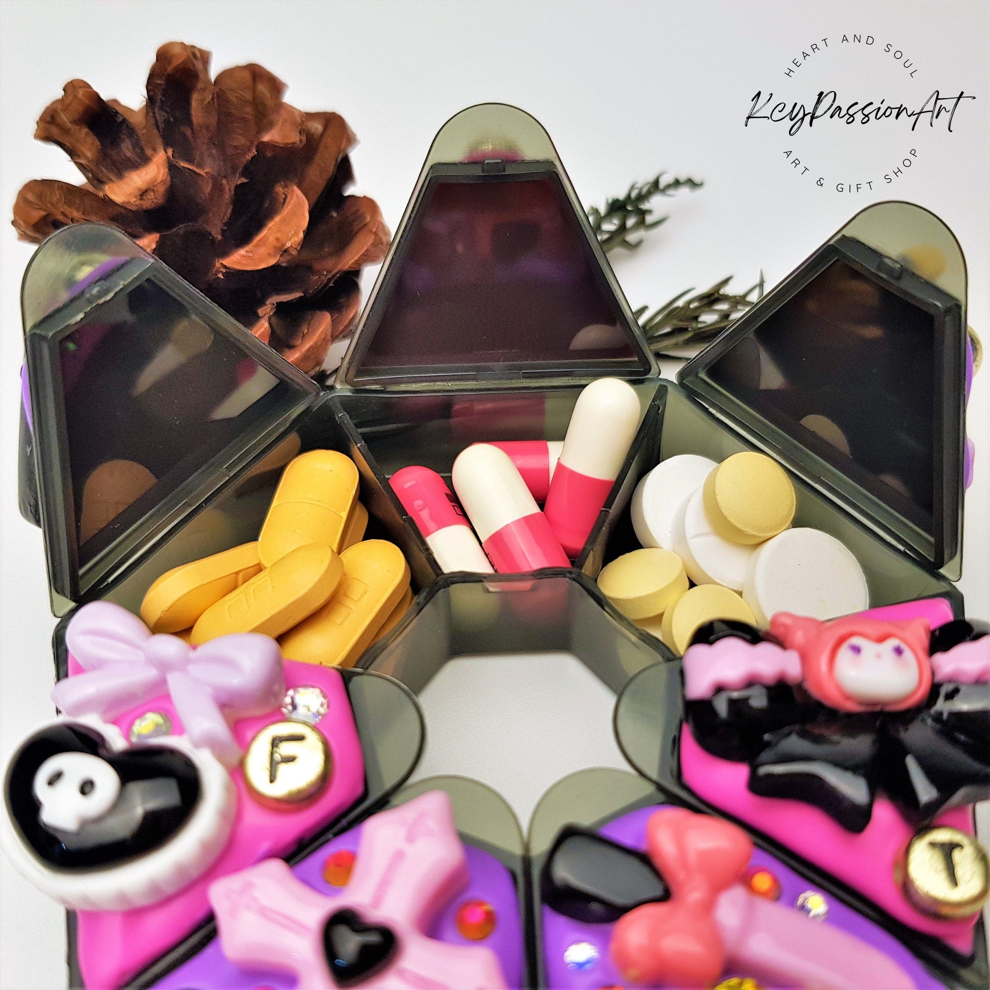 Cute Little Pirate - Heptagon Pill Box