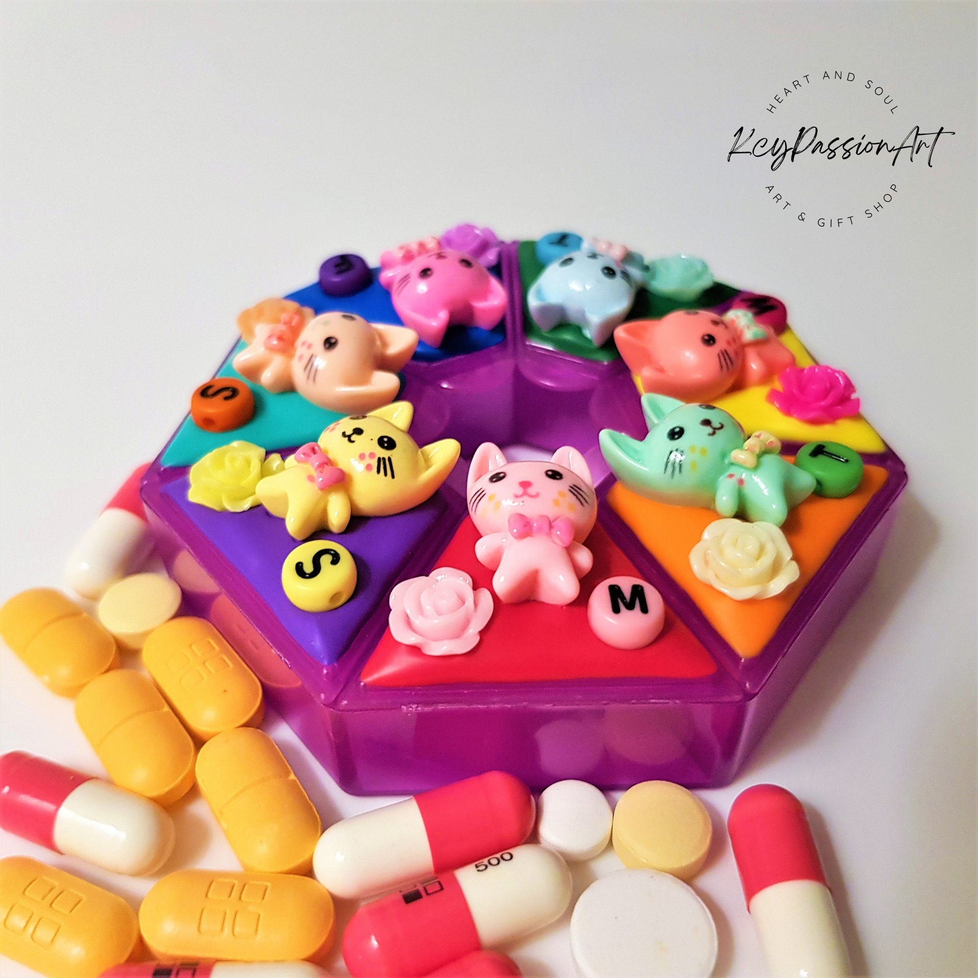 United Kitten Cats - Heptagon Pill Box