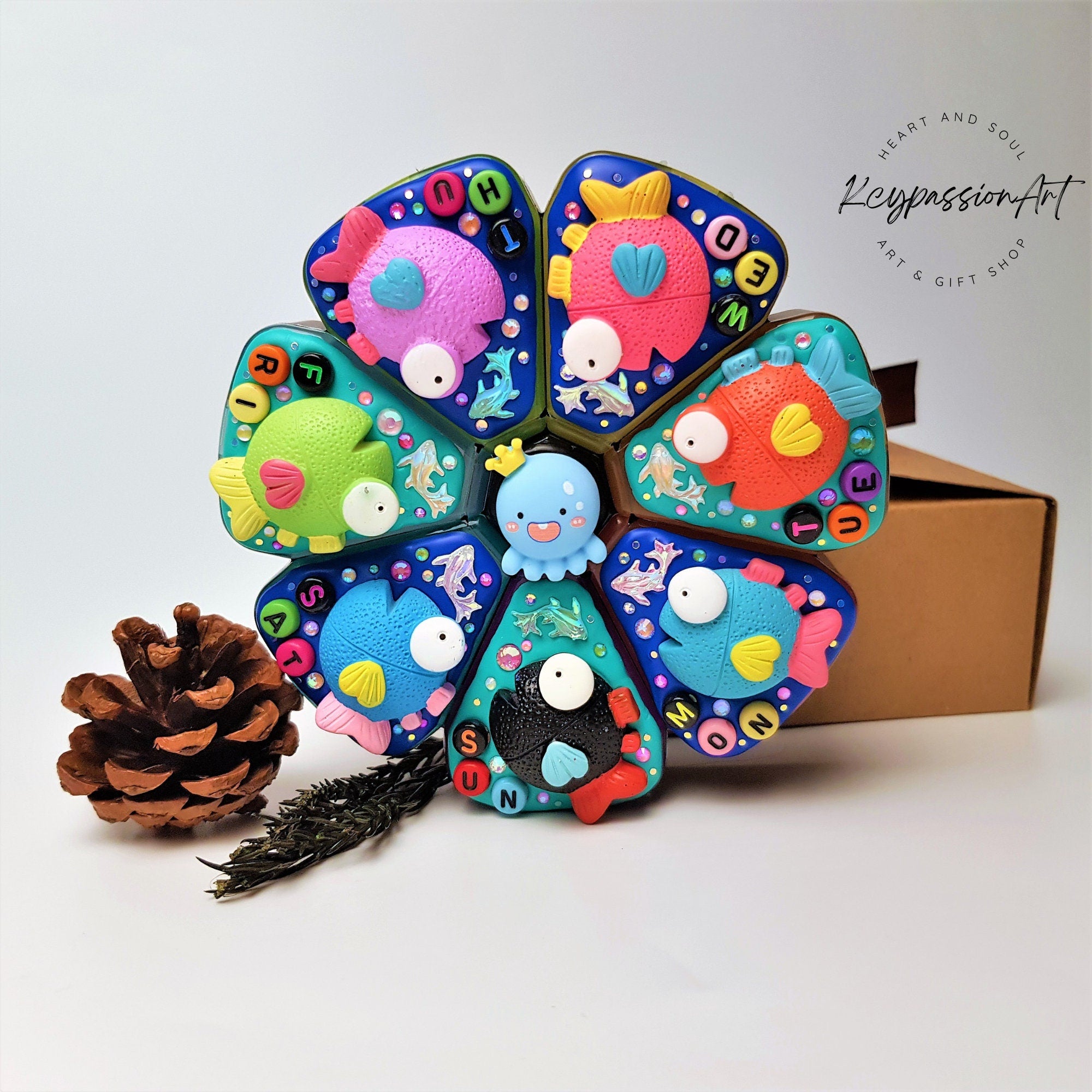 Dancing In The Ocean - XL Pill Box