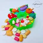 7-Tage-Pillenbox „Hey Fruity &amp; Veggies“ (Version 2024), Pillendose für morgens und abends, Medikamentenspender, 7-Tage-Pillenbox für Tag und Nacht