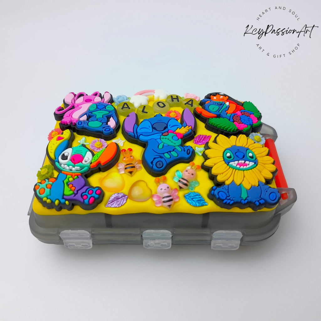 Aloha Friends - Flip Fold Pill Box