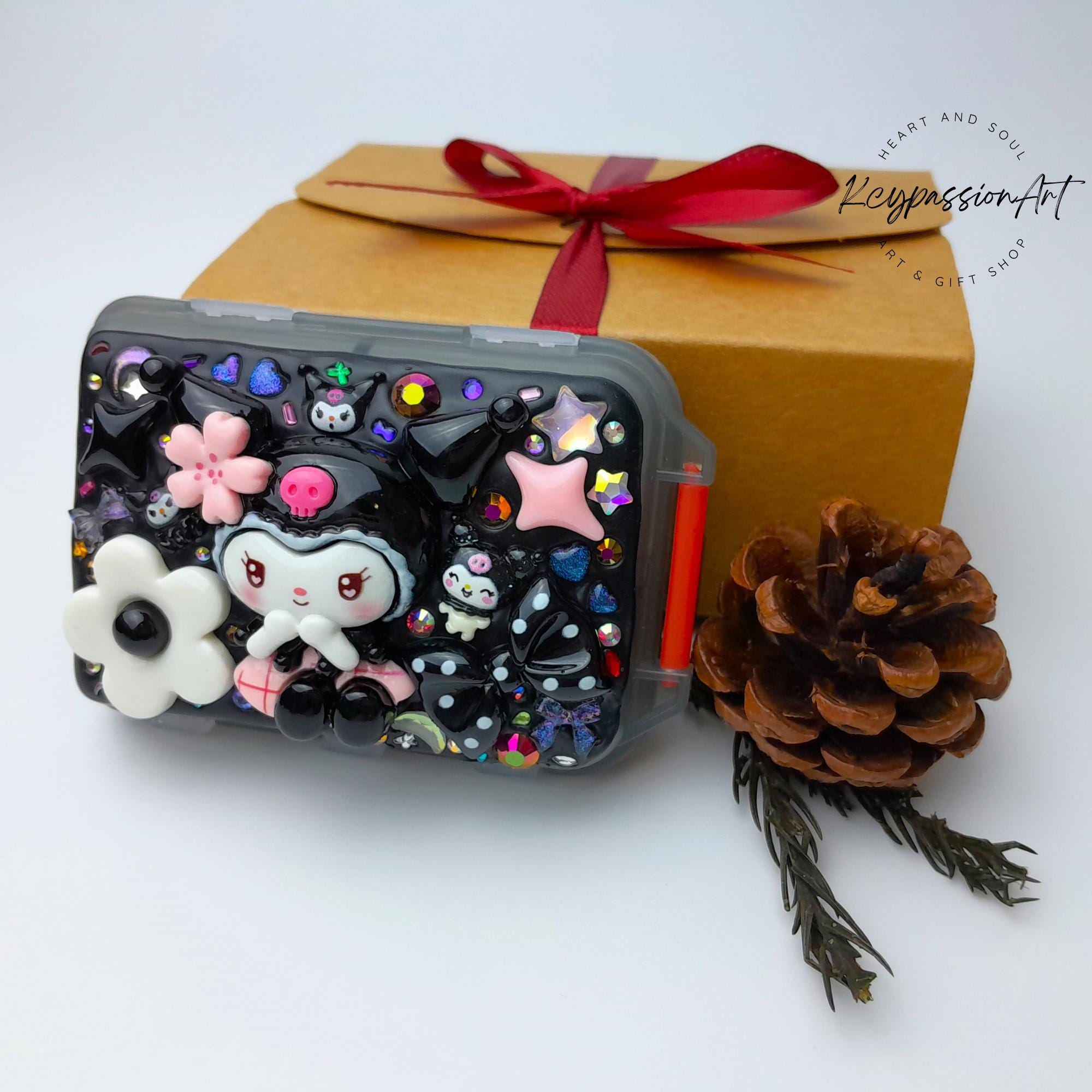 Pillenbox „Playful Black Cutie“ zum Aufklappen und Falten, Medikamenten- und Vitaminspender, 7-Tage-Pillenbox für Tag und Nacht