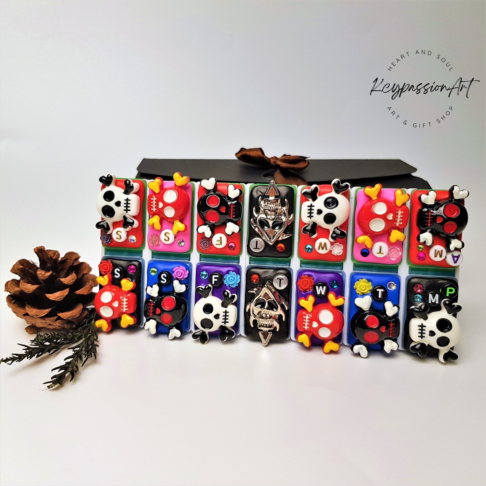 Poison Skulls - Detachable Pill Box