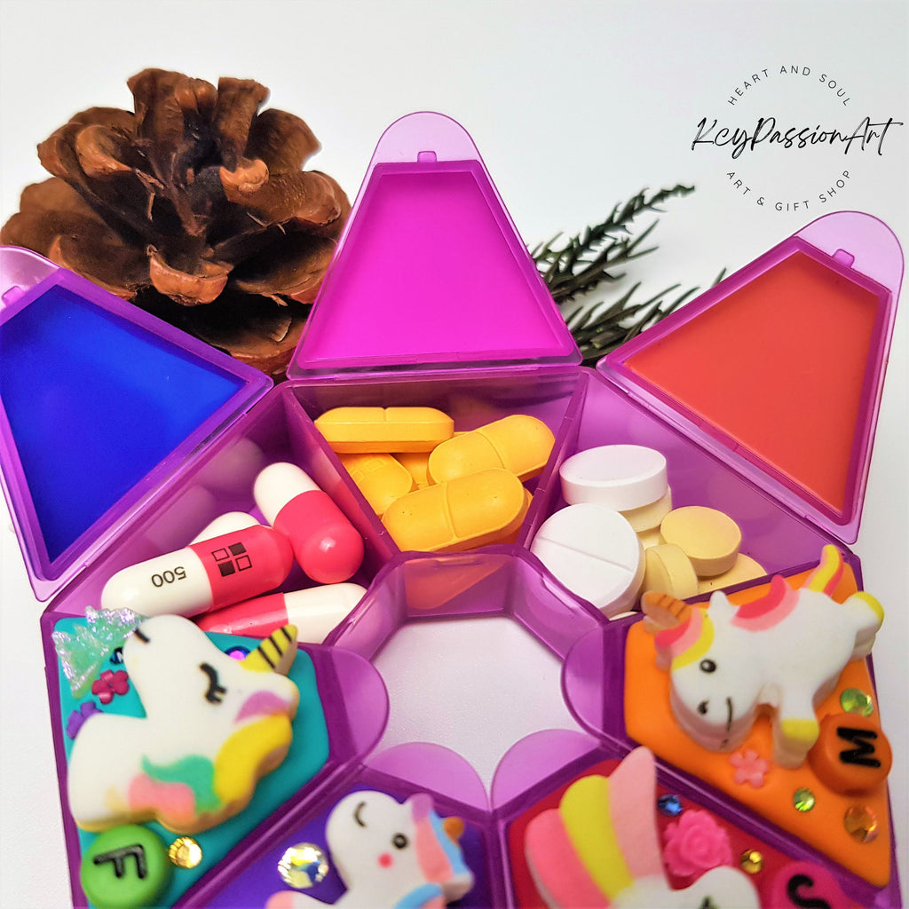 7-Tage-Pillenbox „Einhorn“ – Niedliche Pillendose, Pillenetui, Medikamenten- und Vitaminspender, Wochen-Pillenbox